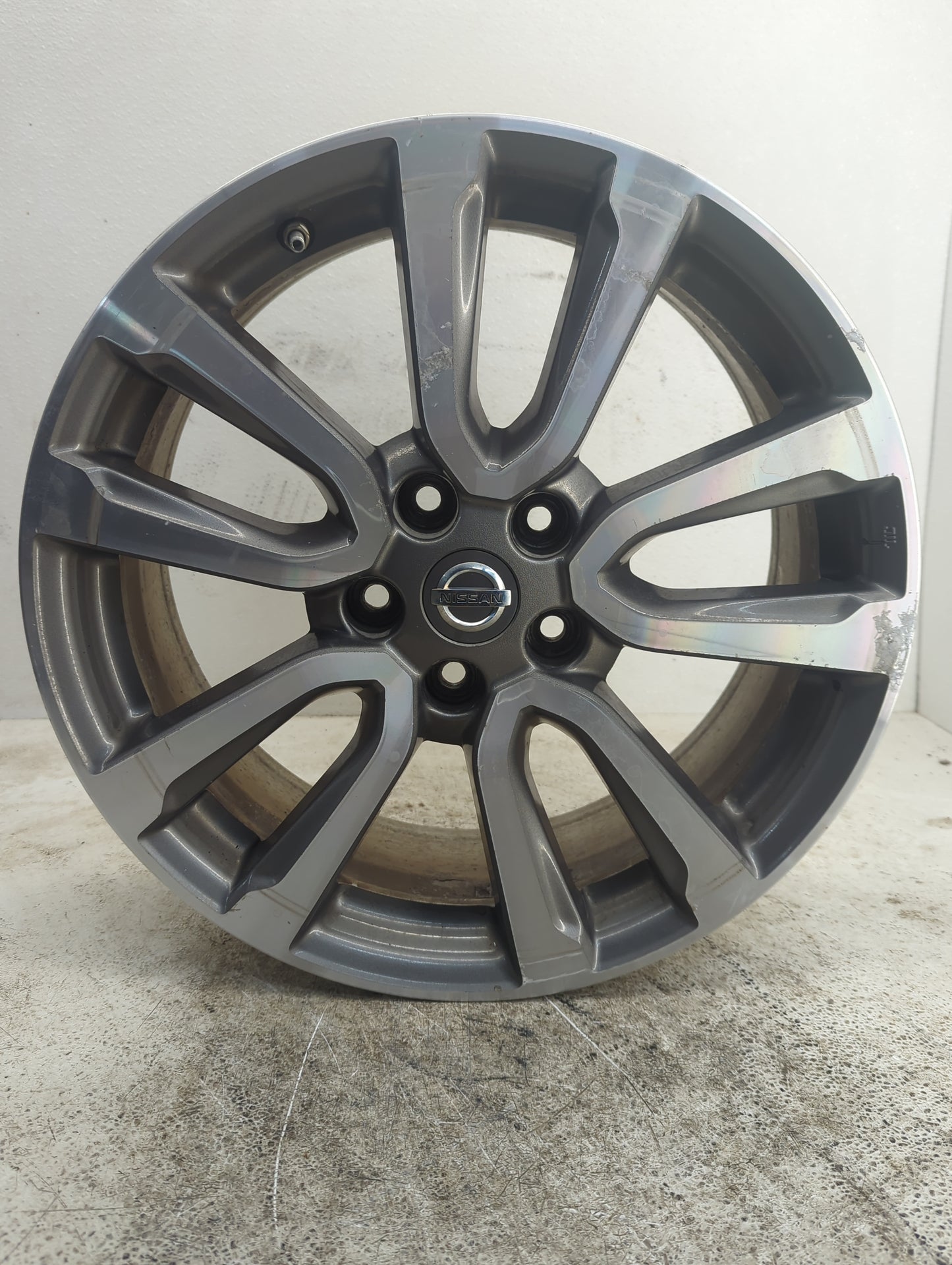 2013-2016 Nissan Pathfinder Oem Wheel Rim - Oemusedautoparts1.com