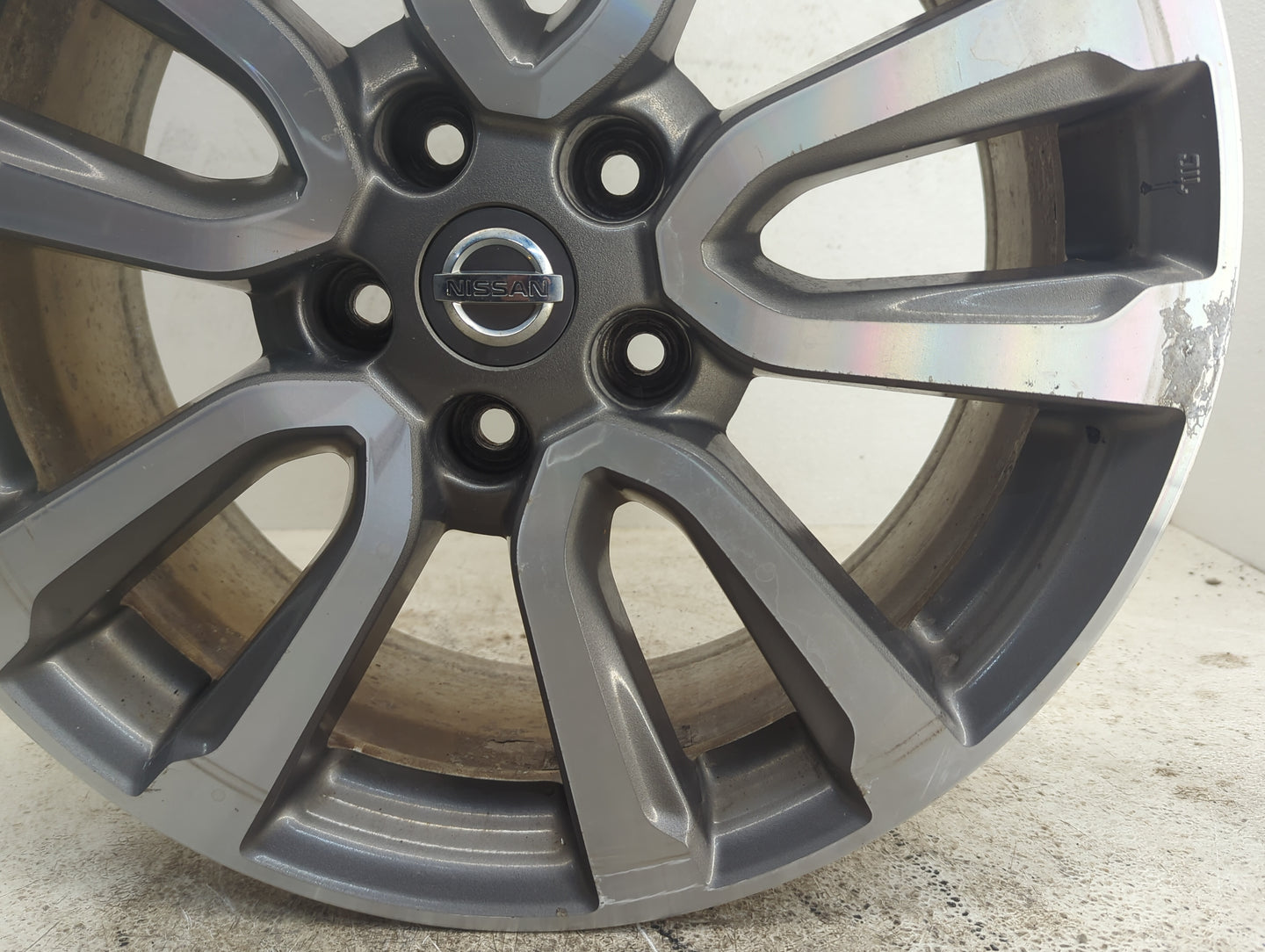 2013-2016 Nissan Pathfinder Oem Wheel Rim - Oemusedautoparts1.com