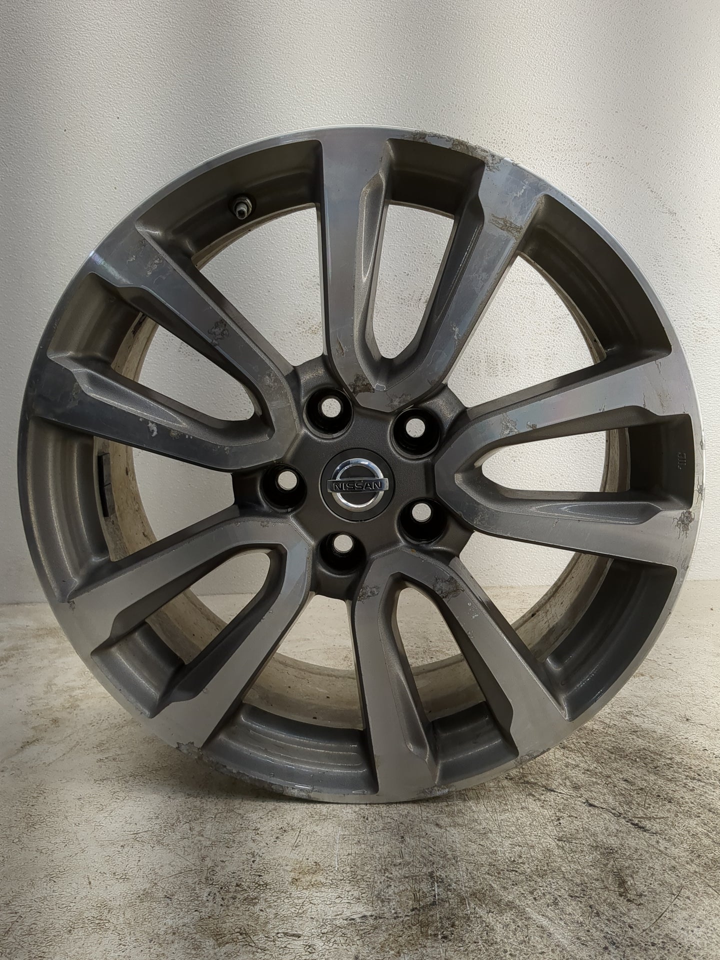 2013-2016 Nissan Pathfinder Oem Wheel Rim - Oemusedautoparts1.com