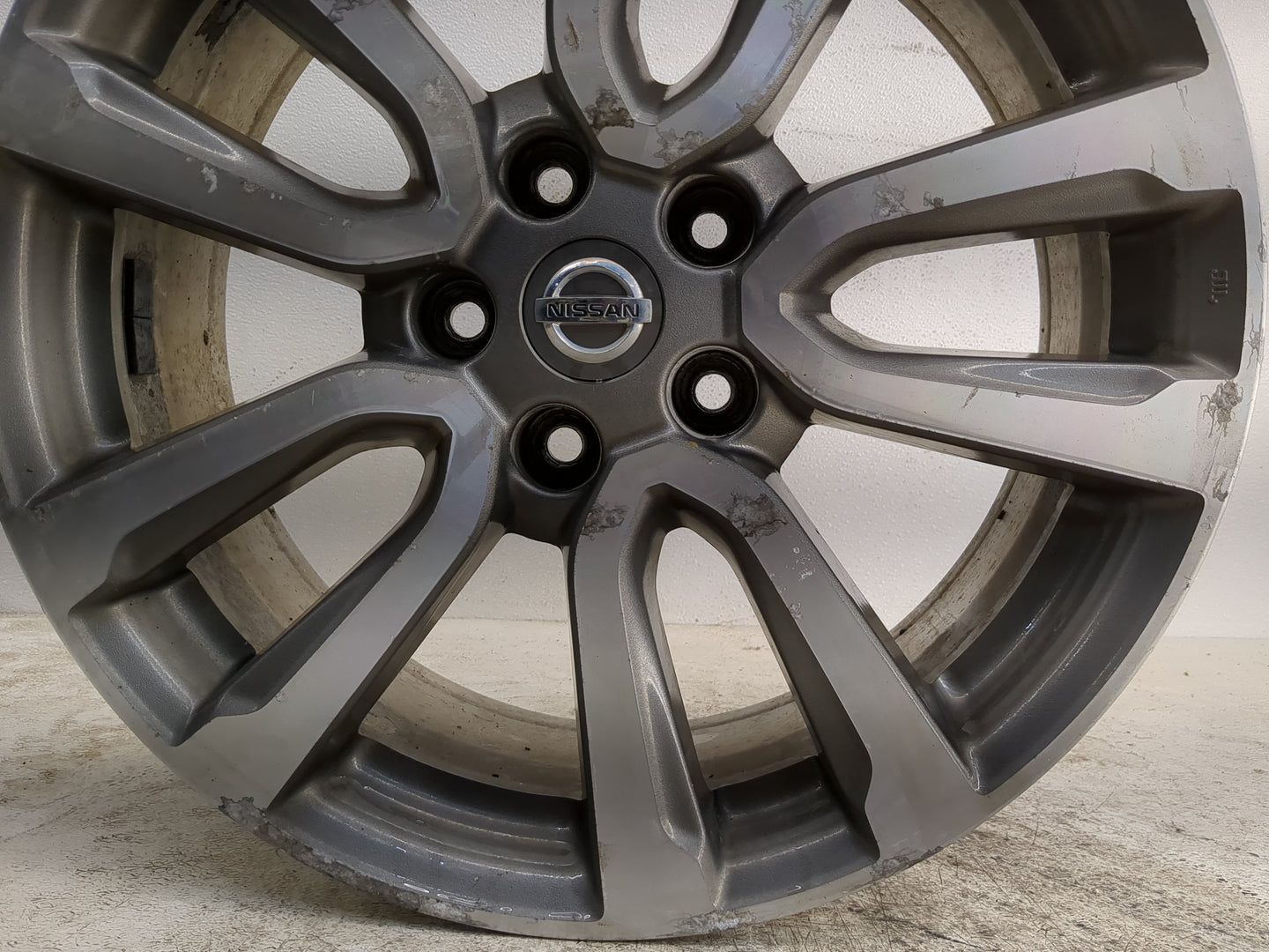 2013-2016 Nissan Pathfinder Oem Wheel Rim - Oemusedautoparts1.com