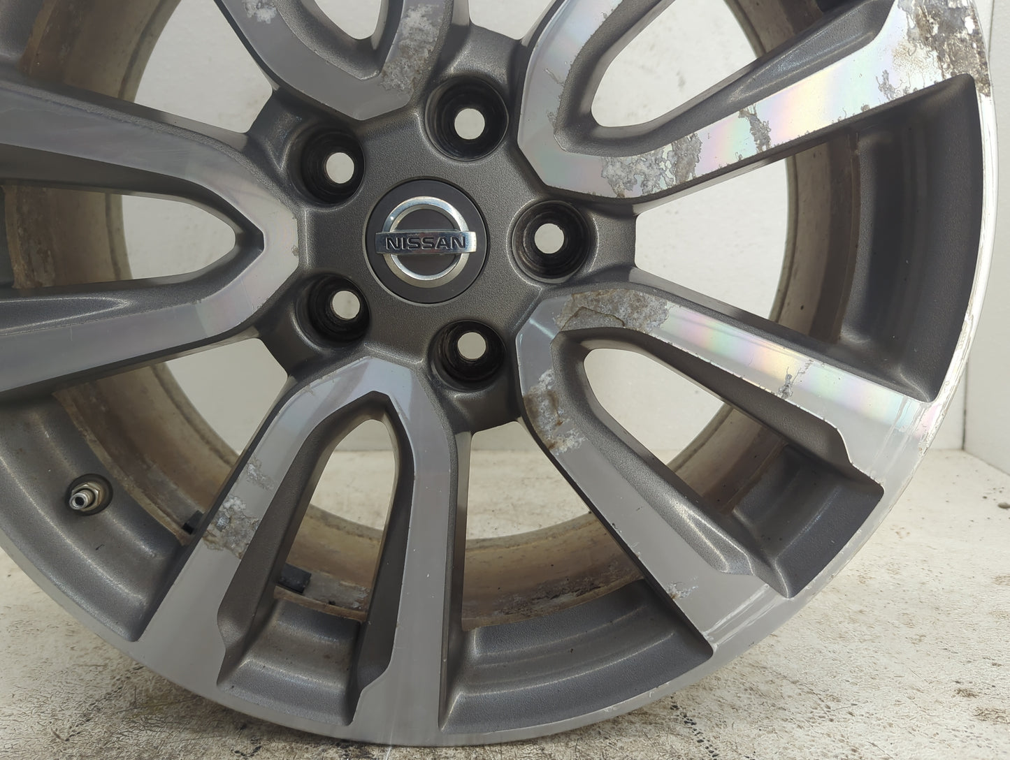 2013-2016 Nissan Pathfinder Oem Wheel Rim - Oemusedautoparts1.com