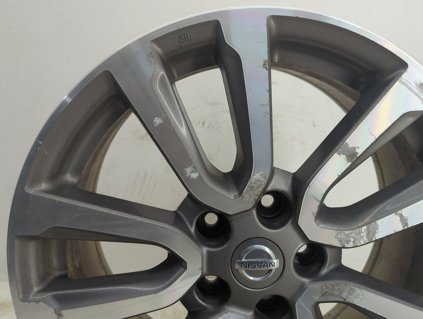 2013-2016 Nissan Pathfinder Oem Wheel Rim - Oemusedautoparts1.com