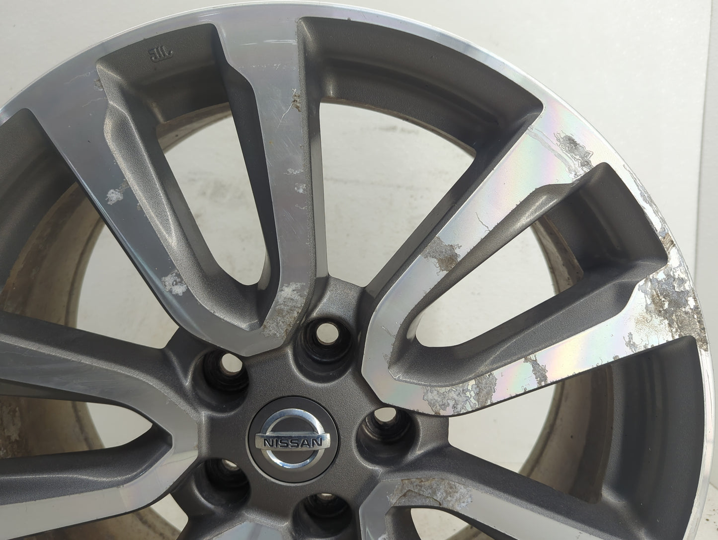 2013-2016 Nissan Pathfinder Oem Wheel Rim - Oemusedautoparts1.com