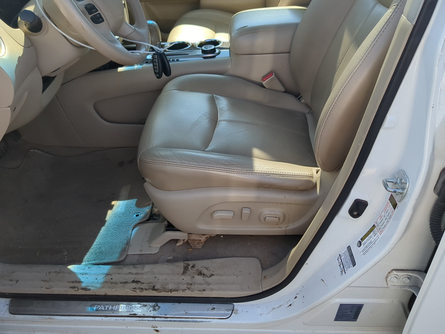 2013-2013 Nissan Pathfinder Driver Front Seat Oem - Oemusedautoparts1.com