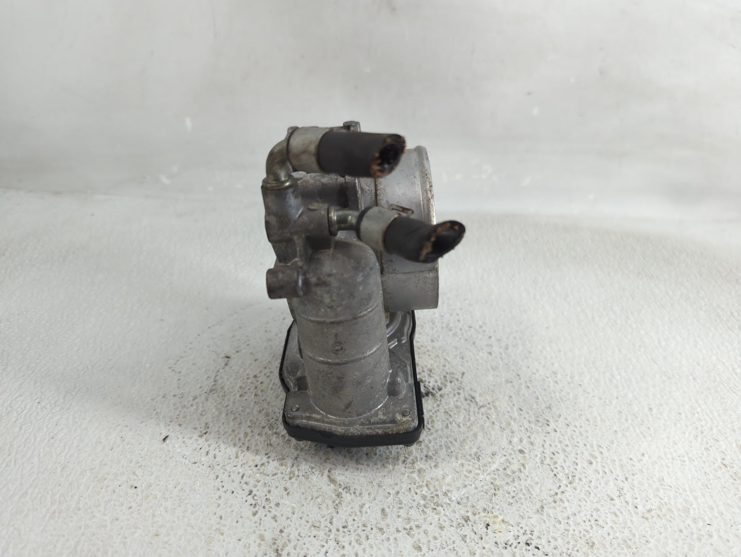 2013-2014 Nissan Pathfinder Throttle Body Fits Fits 2007 2008 2009 2010 2011 2012 2013 2014 OEM Used Auto Parts - Oemusedaut