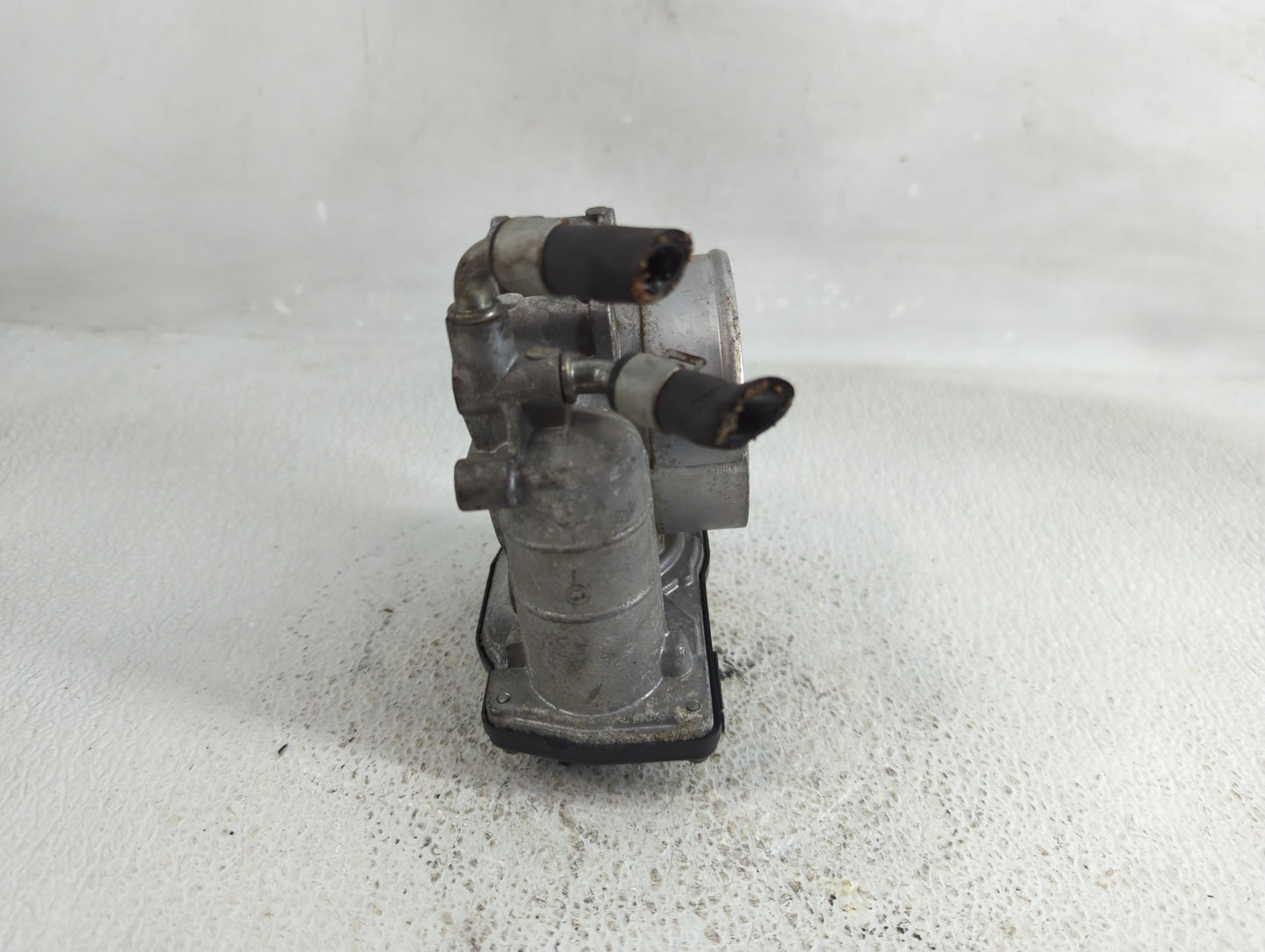 2013-2014 Nissan Pathfinder Throttle Body Fits Fits 2007 2008 2009 2010 2011 2012 2013 2014 OEM Used Auto Parts - Oemusedaut