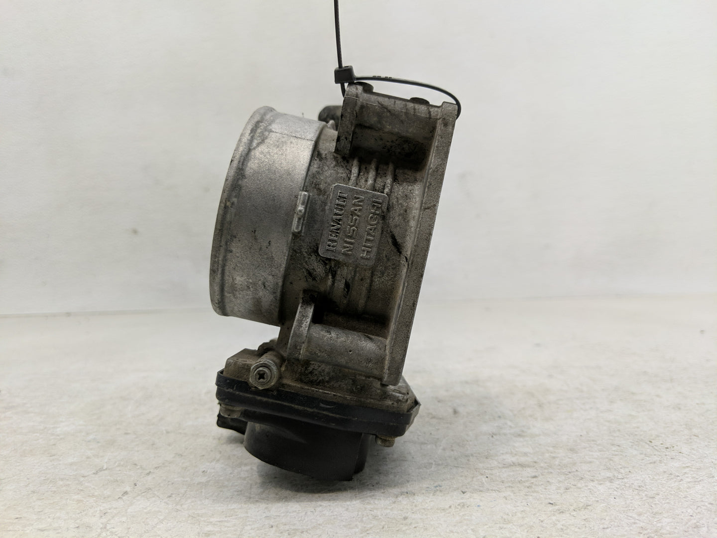 2013-2014 Nissan Pathfinder Throttle Body Fits Fits 2007 2008 2009 2010 2011 2012 2013 2014 OEM Used Auto Parts - Oemusedaut