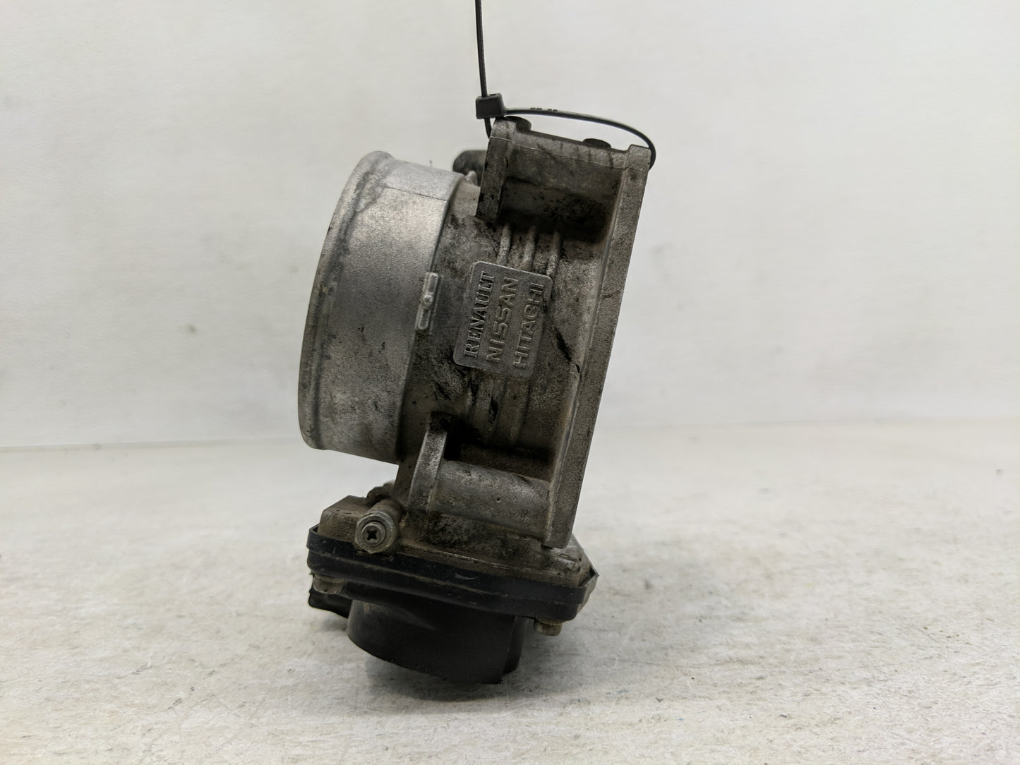 2013-2014 Nissan Pathfinder Throttle Body Fits Fits 2007 2008 2009 2010 2011 2012 2013 2014 OEM Used Auto Parts - Oemusedaut