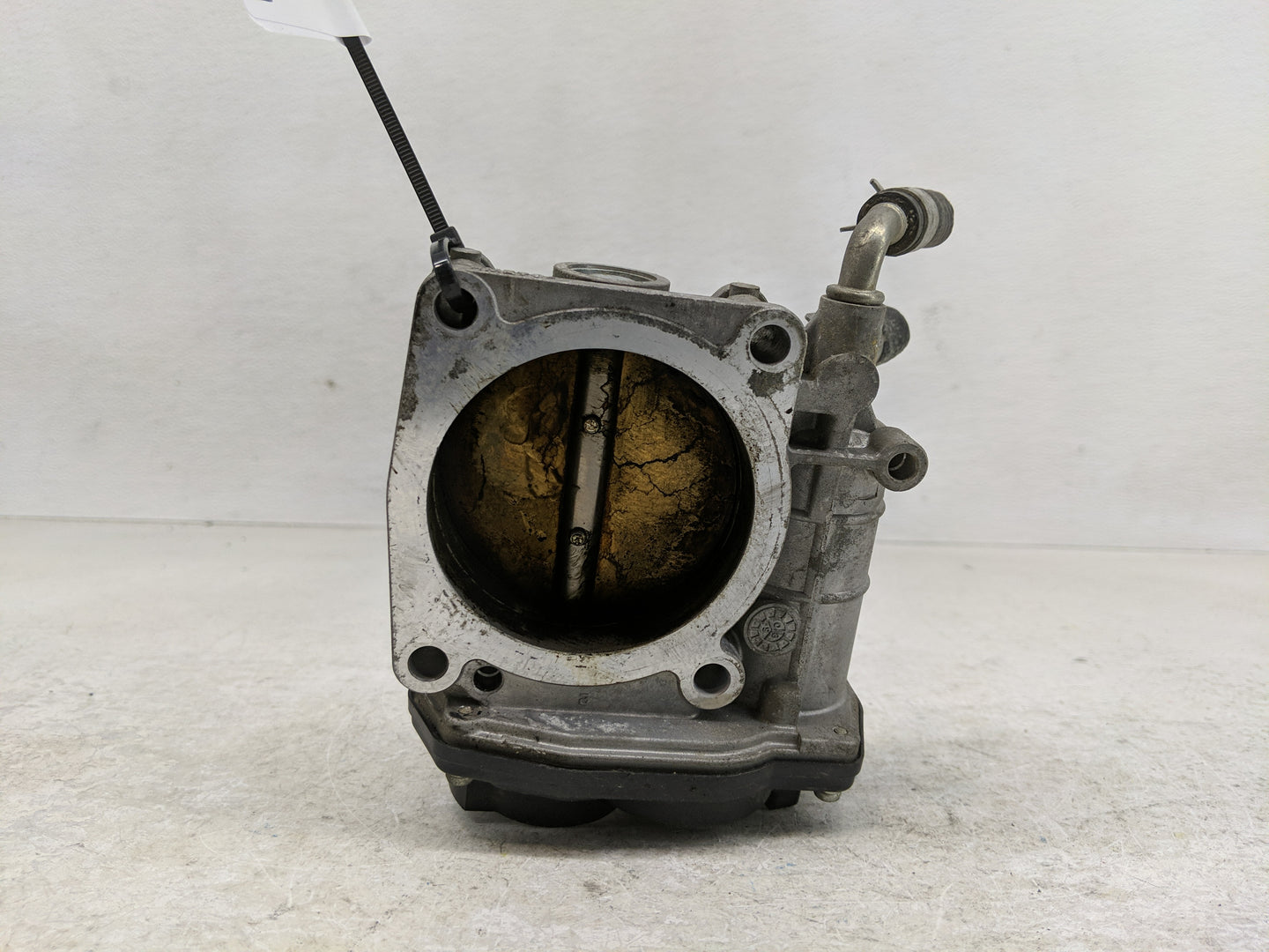 2013-2014 Nissan Pathfinder Throttle Body Fits Fits 2007 2008 2009 2010 2011 2012 2013 2014 OEM Used Auto Parts - Oemusedaut