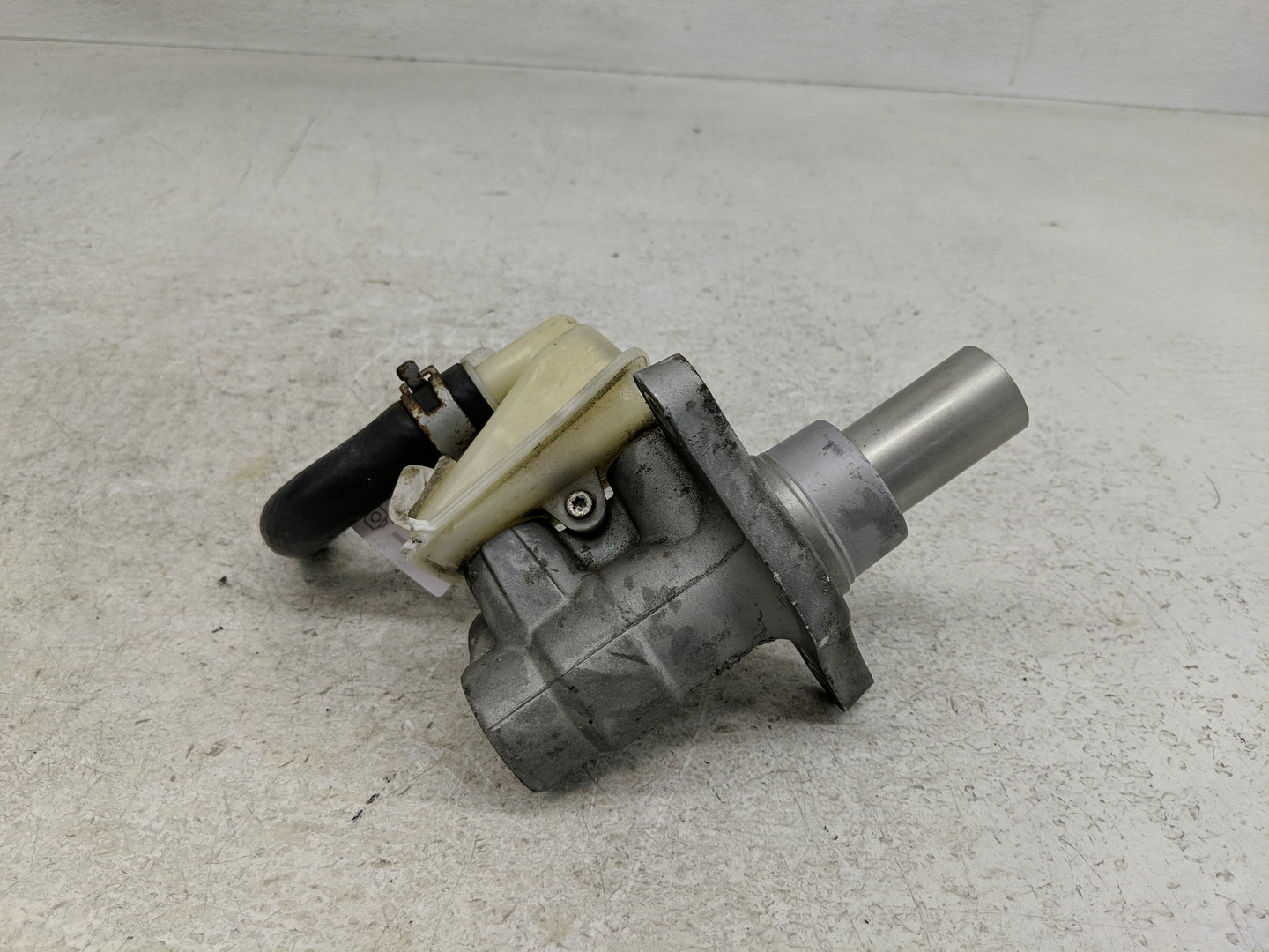 2013-2020 Nissan Pathfinder Brake Master Cylinder - Oemusedautoparts1.com