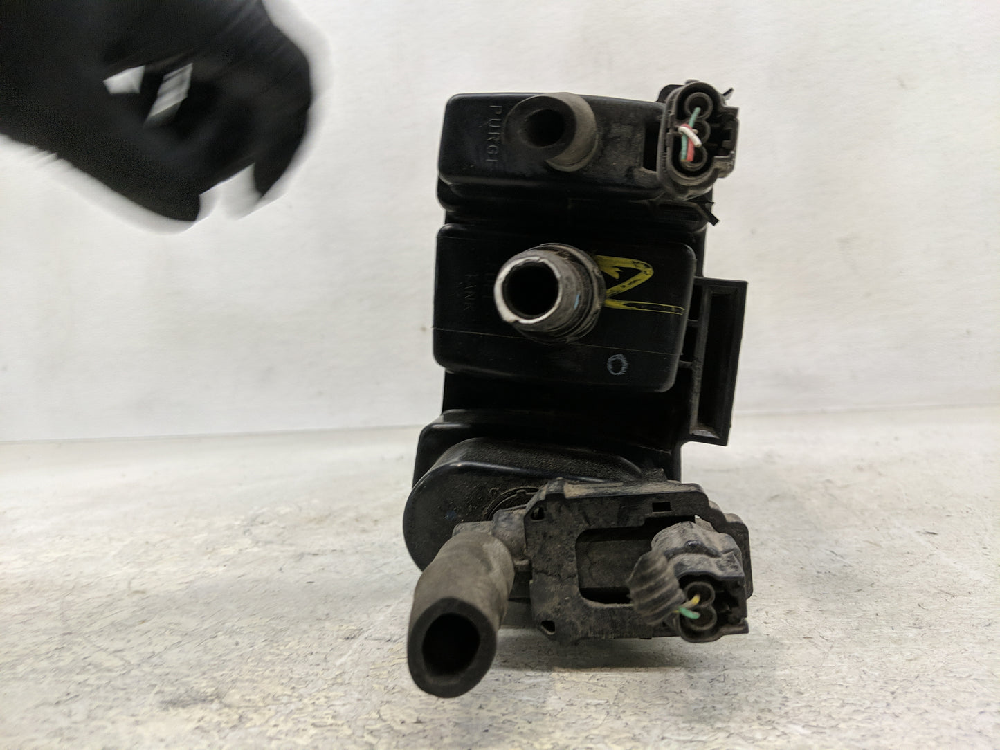 2013 Nissan Pathfinder Fuel Vapor Charcoal Canister 1357806 - Oemusedautoparts1.com