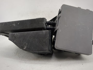 2013 Nissan Pathfinder Fusebox Fuse Box Panel Relay Module P/N:284B7 ZE03B Fits OEM Used Auto Parts - Oemusedautoparts1.com