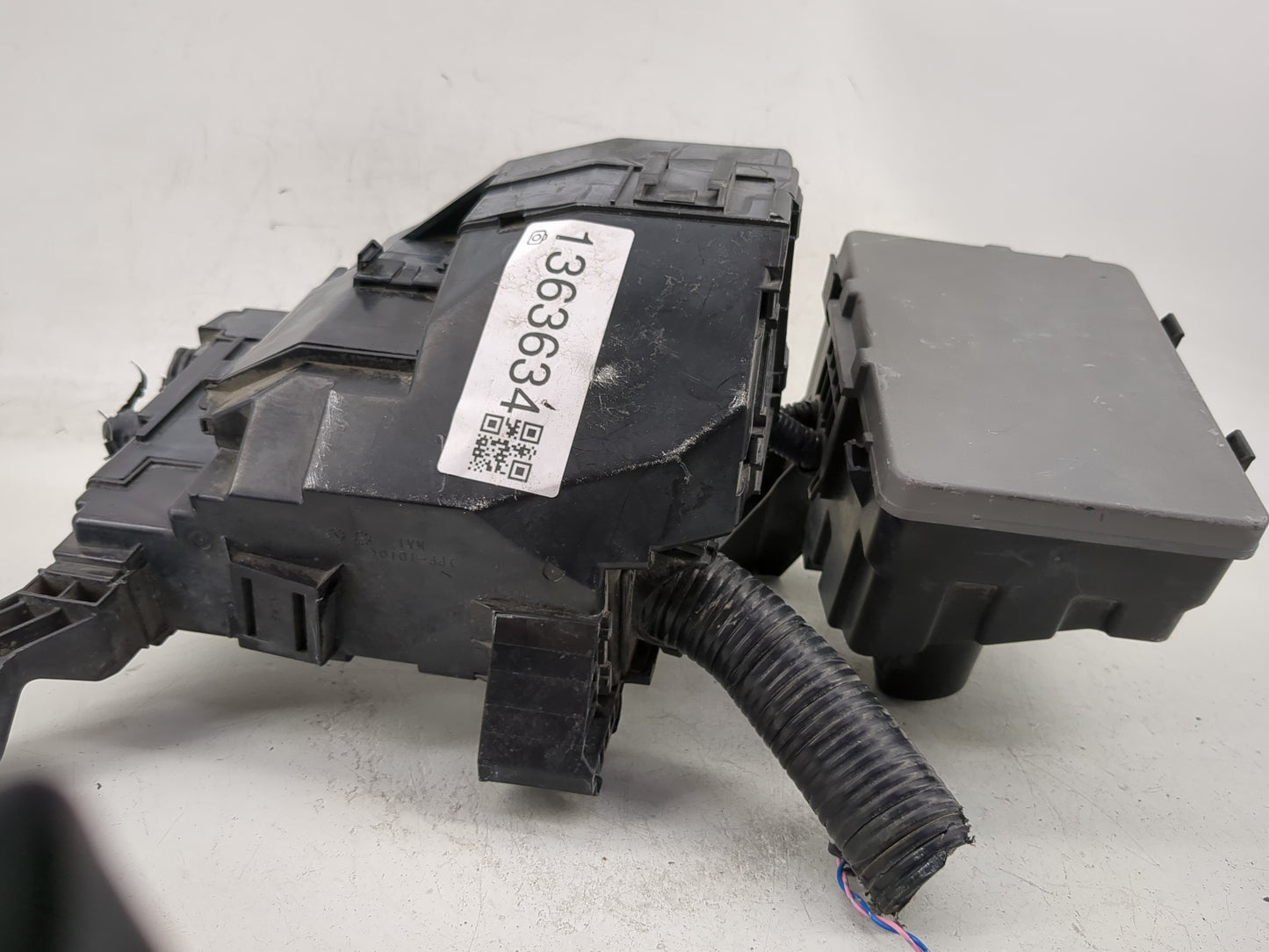 2013 Nissan Pathfinder Fusebox Fuse Box Panel Relay Module P/N:284B7 ZE03B Fits OEM Used Auto Parts - Oemusedautoparts1.com