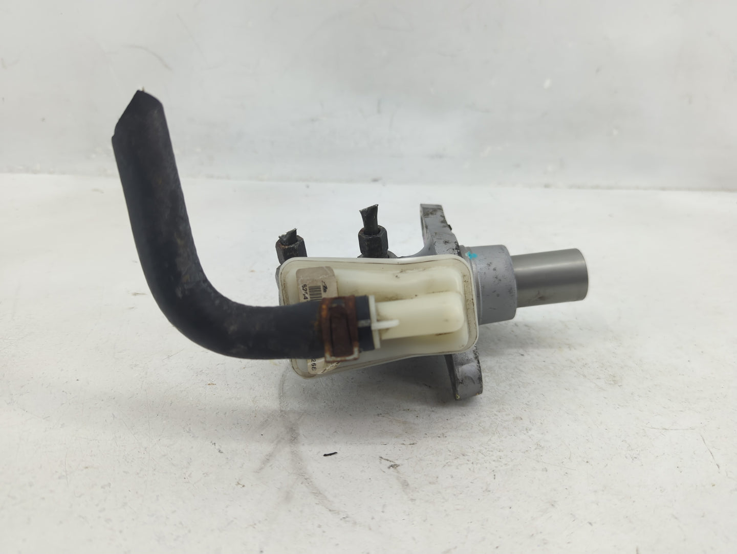 2013-2020 Nissan Pathfinder Brake Master Cylinder 1376367 - Oemusedautoparts1.com