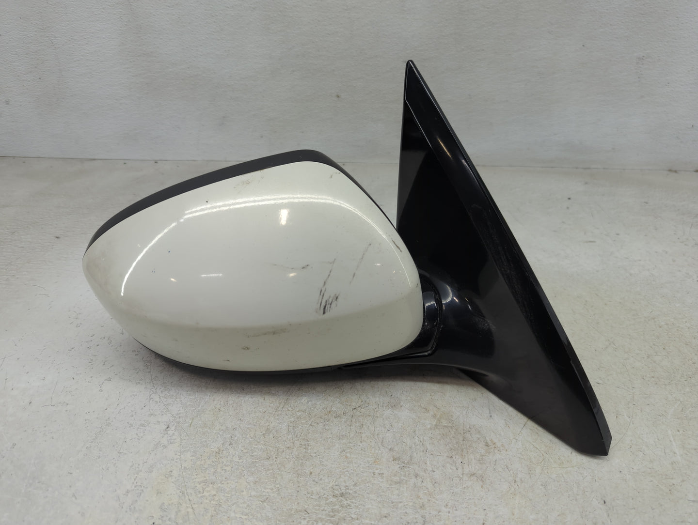 2013-2016 Nissan Pathfinder Driver Side View Mirror - Left Door Mirror OEM Used - Oemusedautoparts1.com
