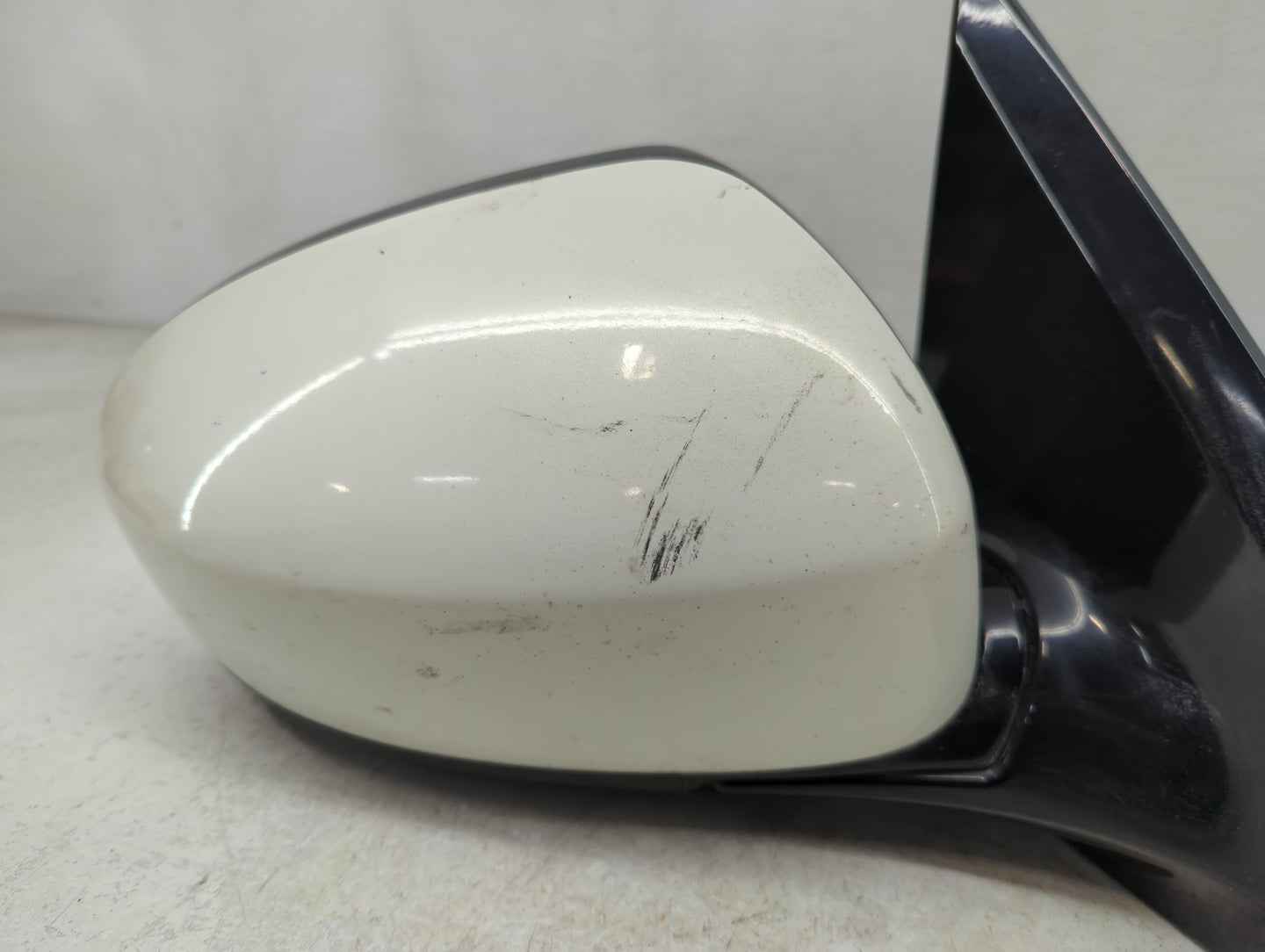 2013-2016 Nissan Pathfinder Driver Side View Mirror - Left Door Mirror OEM Used - Oemusedautoparts1.com