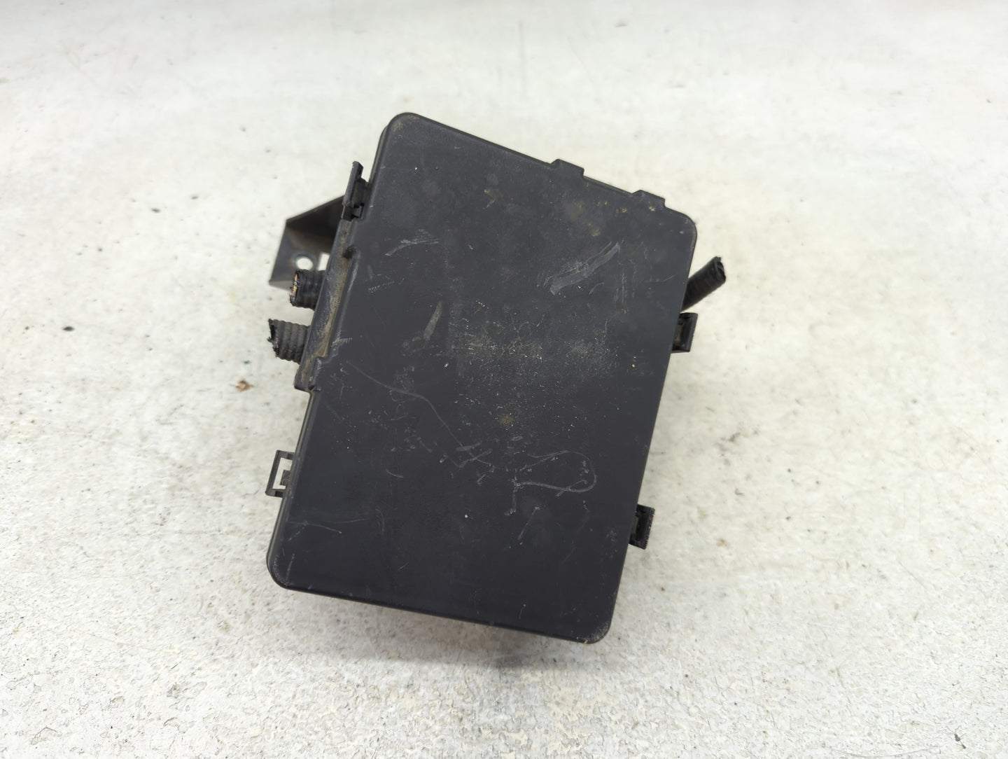 2013 Nissan Pathfinder Fusebox Fuse Box Panel Relay Module Fits OEM Used Auto Parts - Oemusedautoparts1.com