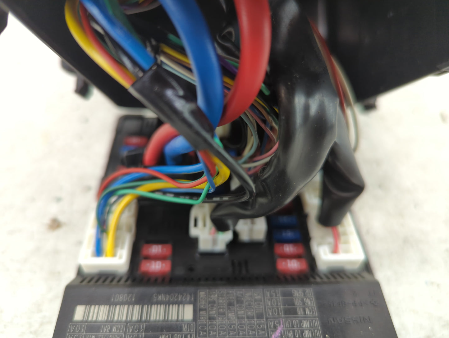 2013 Nissan Pathfinder Fusebox Fuse Box Panel Relay Module Fits OEM Used Auto Parts - Oemusedautoparts1.com