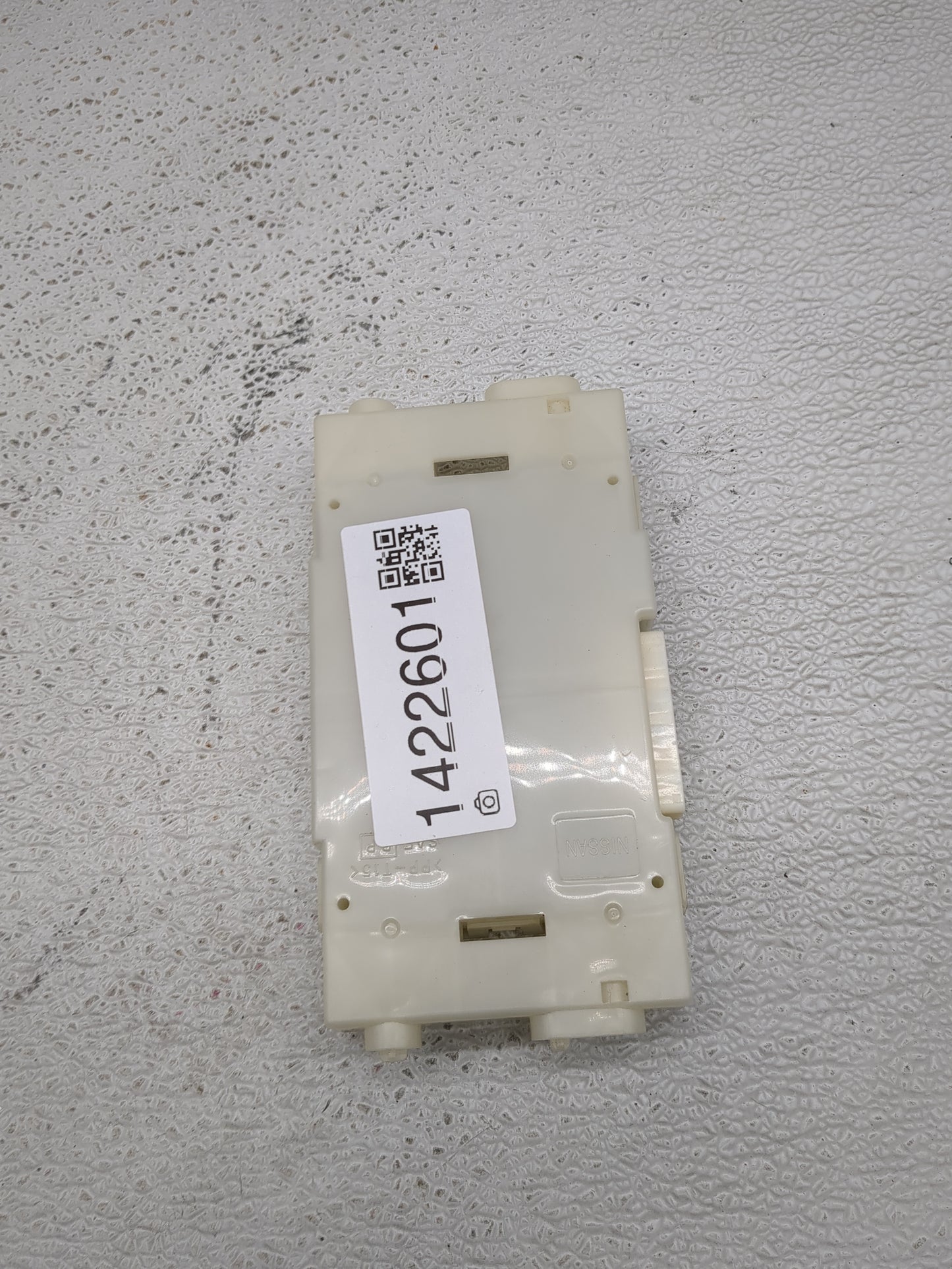 2013-2013 Nissan Pathfinder Temperature Control Module 27760-9pf0a - Oemusedautoparts1.com
