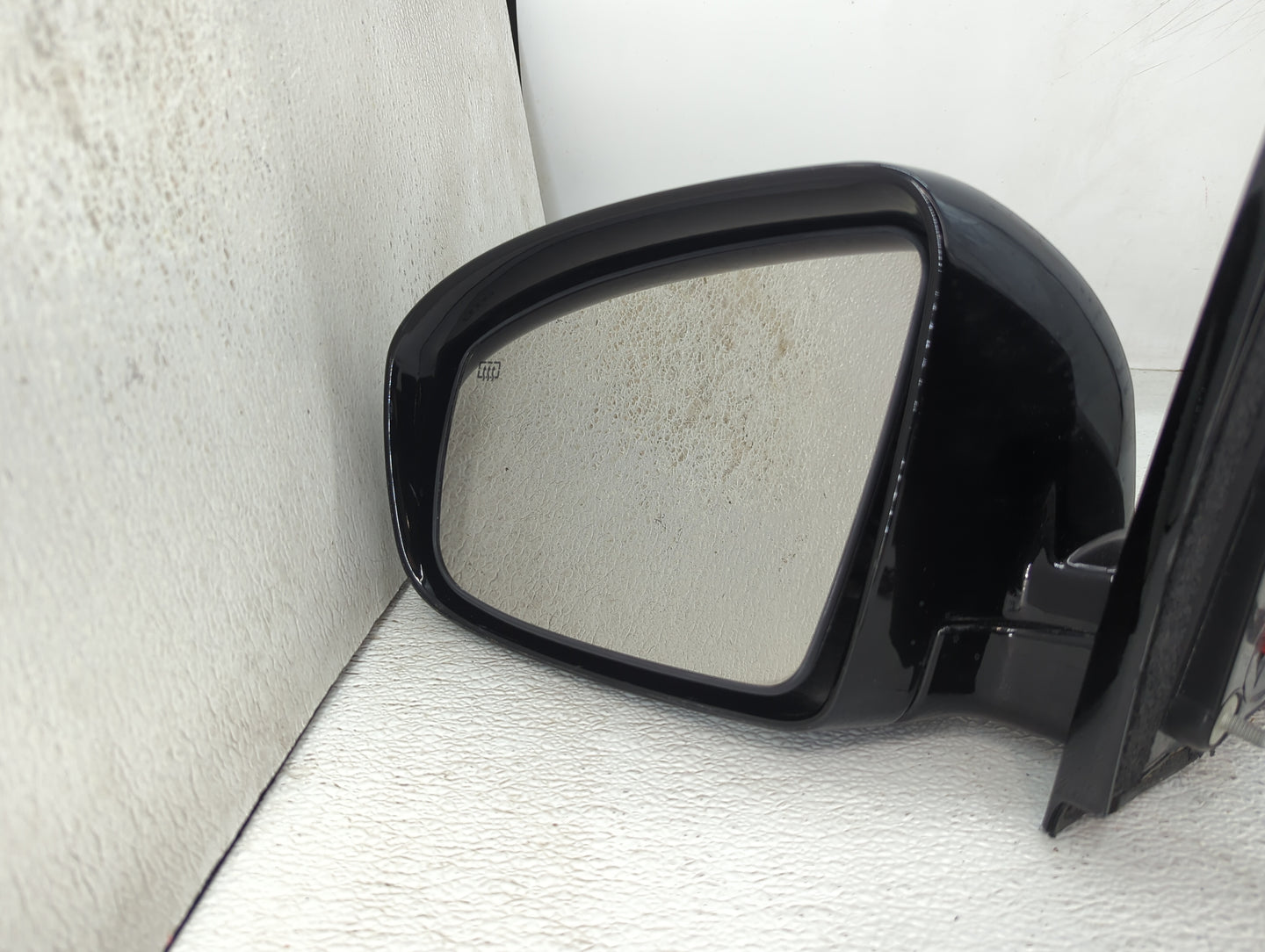2013-2016 Nissan Pathfinder Driver Side View Mirror - Left Door Mirror OEM Used - Oemusedautoparts1.com
