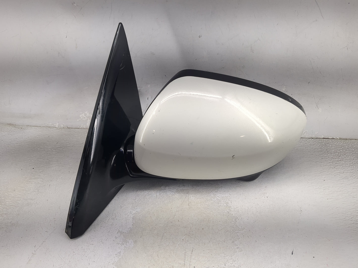 2013-2016 Nissan Pathfinder Driver Side View Mirror - Left Door Mirror OEM Used - Oemusedautoparts1.com