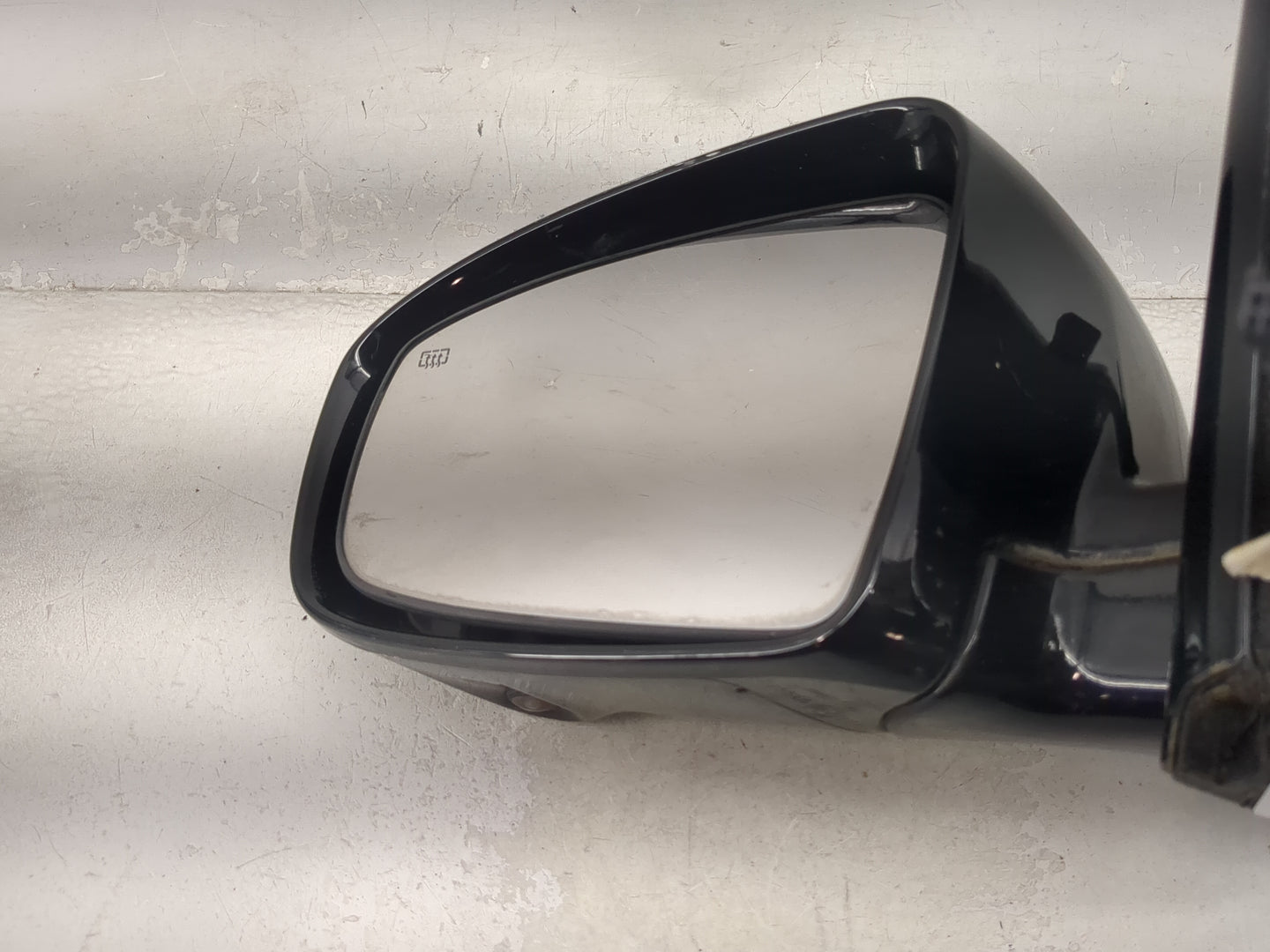 2013-2016 Nissan Pathfinder Driver Side View Mirror - Left Door Mirror OEM Used - Oemusedautoparts1.com