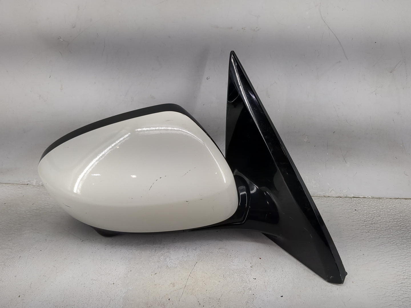 2013 Nissan Pathfinder Am Fm Cd Player Radio Receiver White - Oemusedautoparts1.com