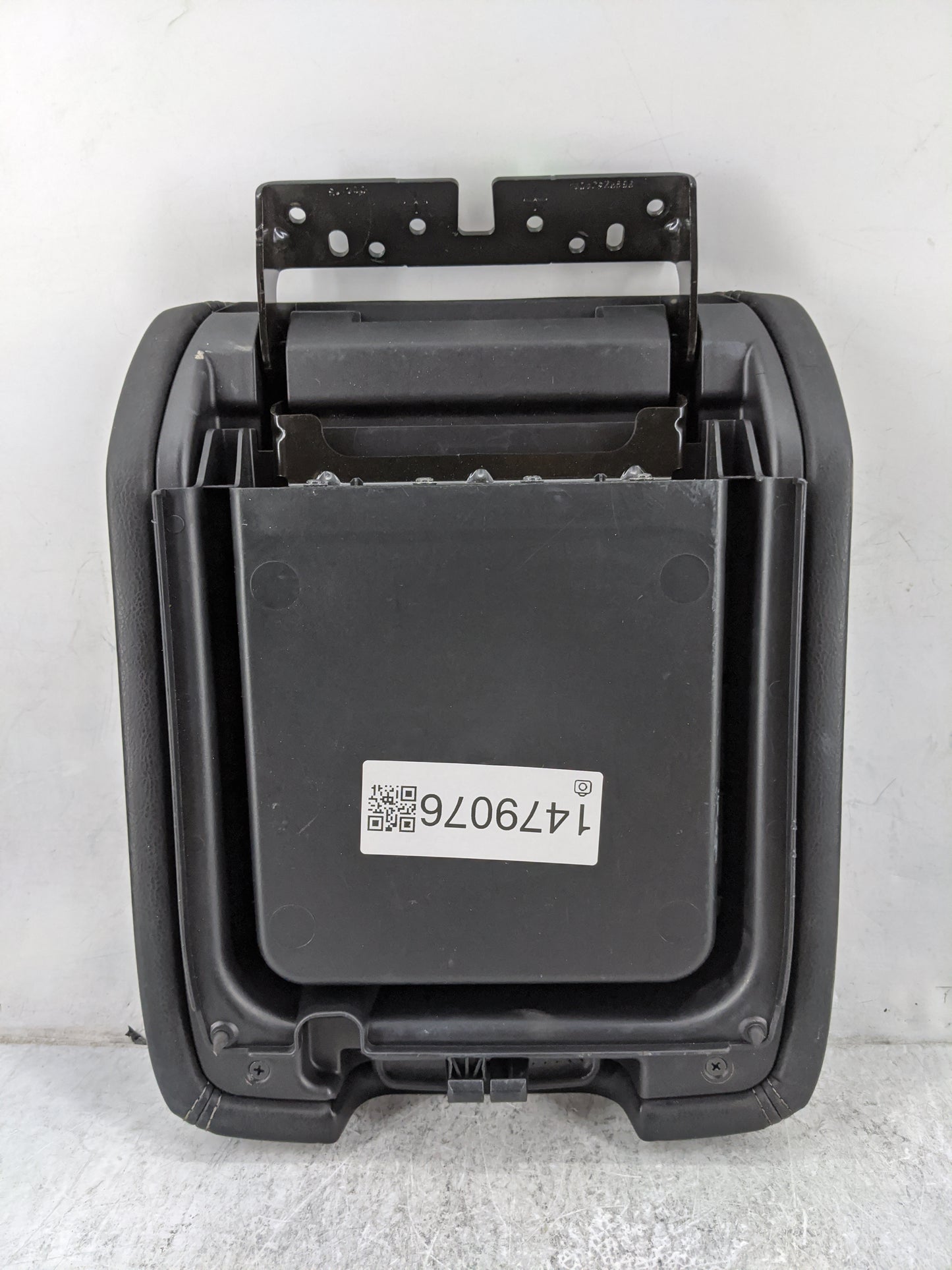 2013 Nissan Pathfinder Center Console Armrest Cover Lid P/N:96920 3KA1A VG22 Fits OEM Used Auto Parts - Oemusedautoparts1.co