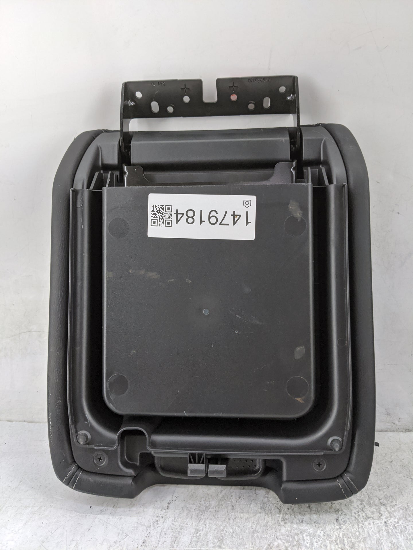 2013 Nissan Pathfinder Center Console Armrest Cover Lid P/N:96920 3KA1A 96920-3KA1A Fits OEM Used Auto Parts - Oemusedautopa