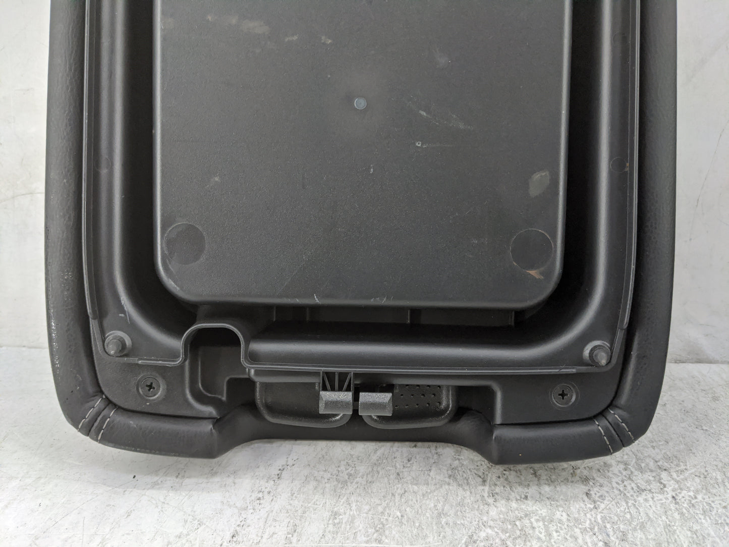 2013 Nissan Pathfinder Center Console Armrest Cover Lid P/N:96920 3KA1A 96920-3KA1A Fits OEM Used Auto Parts - Oemusedautopa