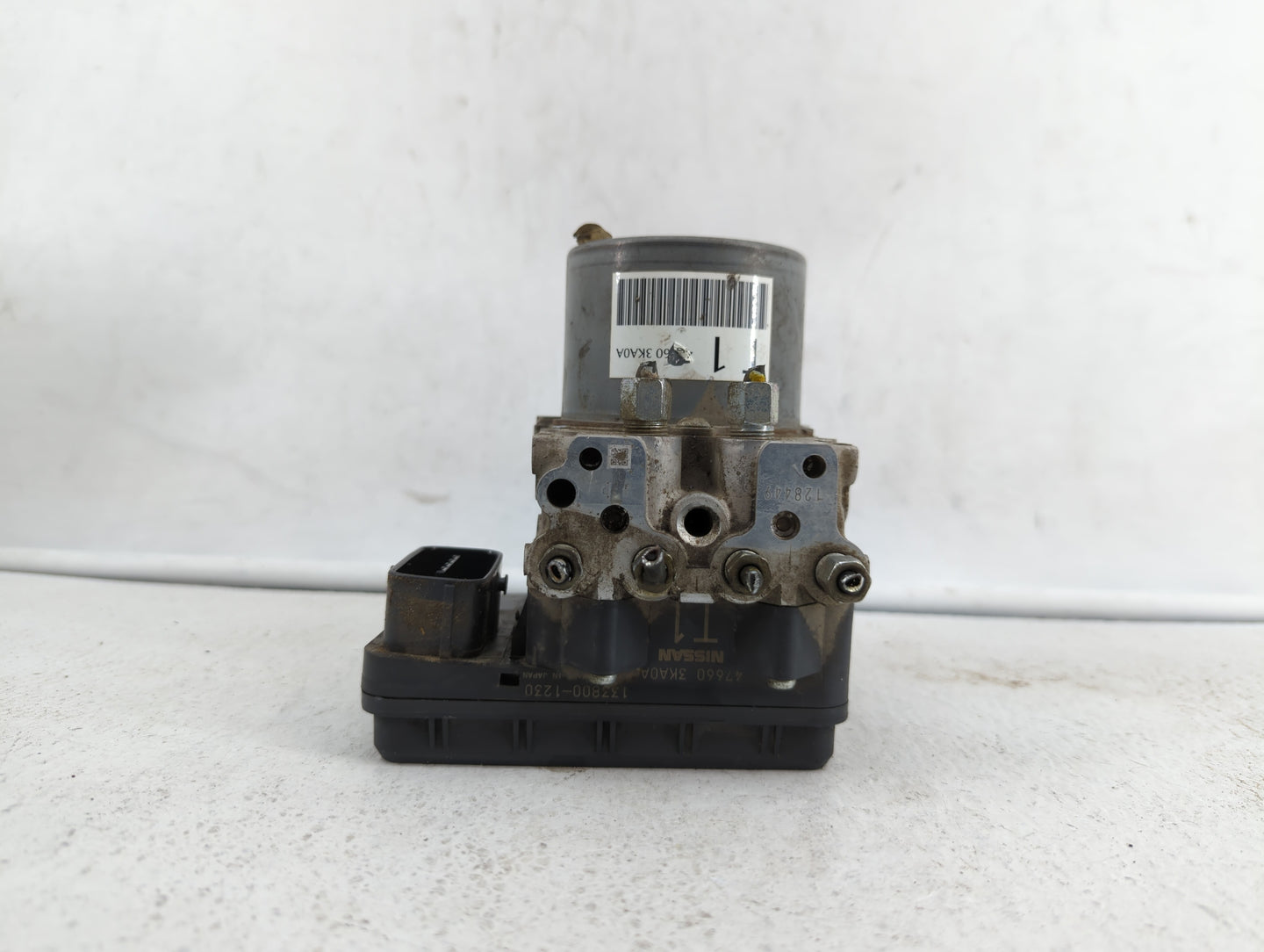2013-2014 Nissan Pathfinder ABS Pump Control Module Replacement P/N:47660 3KA0A 47660 3KA0B Fits Fits 2013 2014 OEM Used Aut