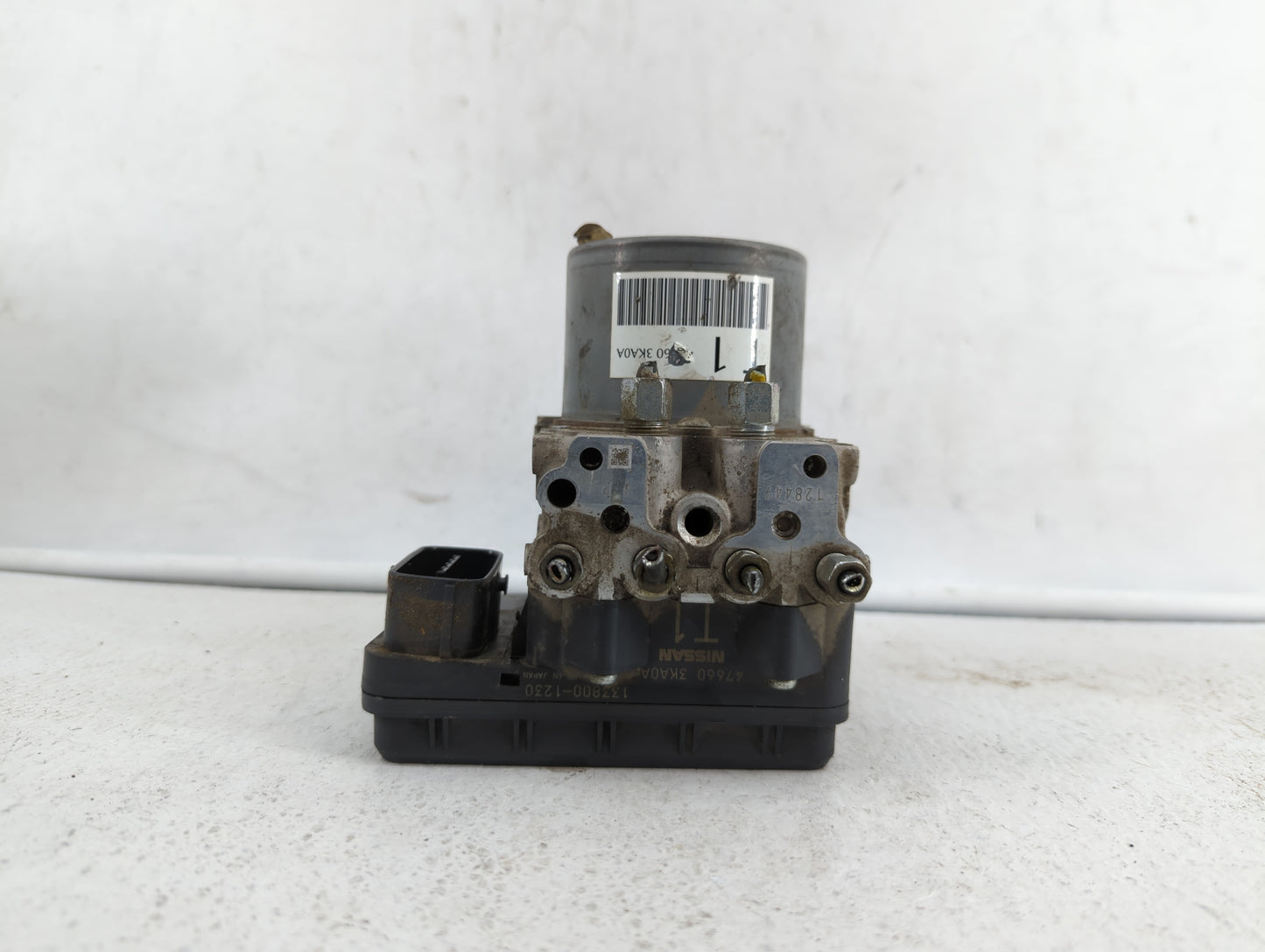 2013-2014 Nissan Pathfinder ABS Pump Control Module Replacement P/N:47660 3KA0A 47660 3KA0B Fits Fits 2013 2014 OEM Used Aut