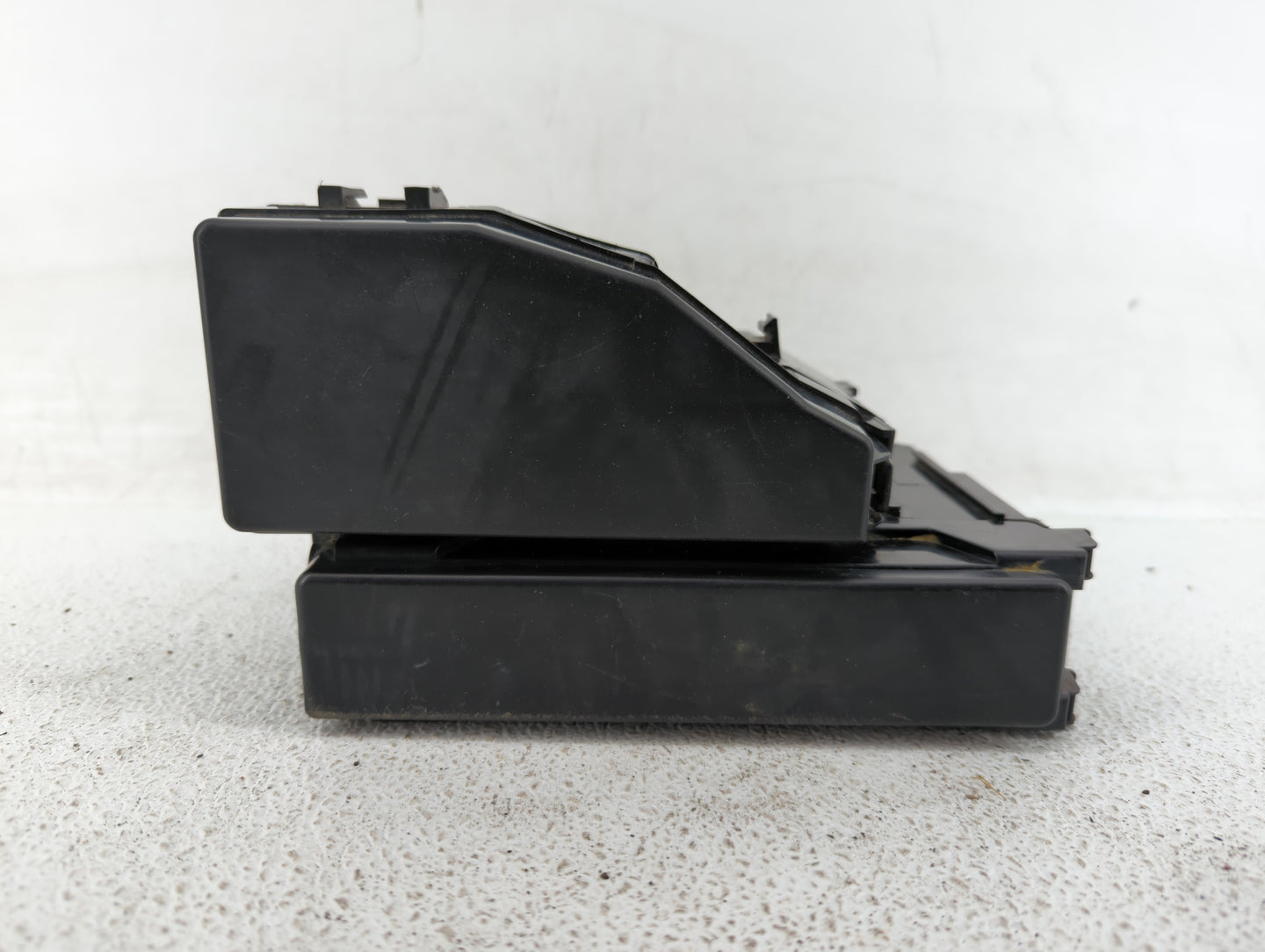 2013 Nissan Pathfinder Fusebox Fuse Box Panel Relay Module P/N:3889 Fits OEM Used Auto Parts - Oemusedautoparts1.com