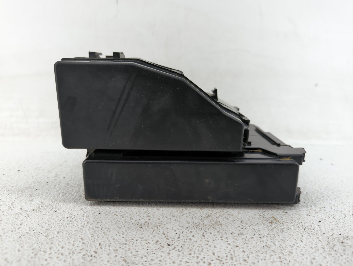 2013 Nissan Pathfinder Fusebox Fuse Box Panel Relay Module P/N:3889 Fits OEM Used Auto Parts - Oemusedautoparts1.com