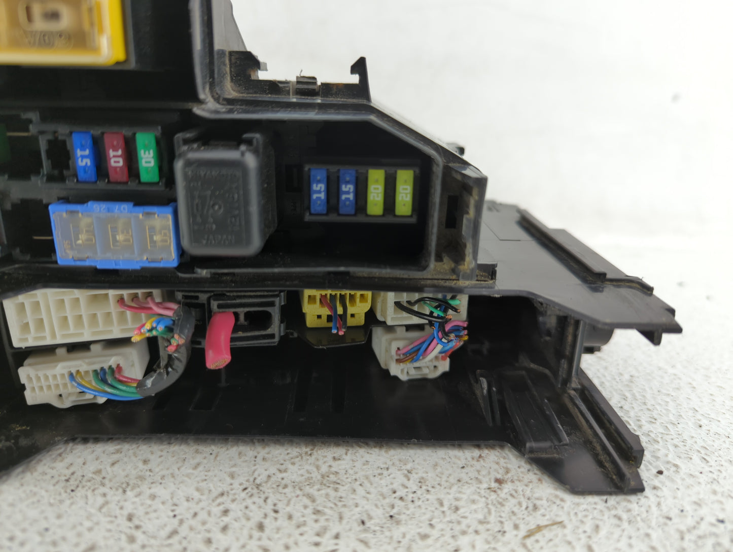 2013 Nissan Pathfinder Fusebox Fuse Box Panel Relay Module P/N:3889 Fits OEM Used Auto Parts - Oemusedautoparts1.com