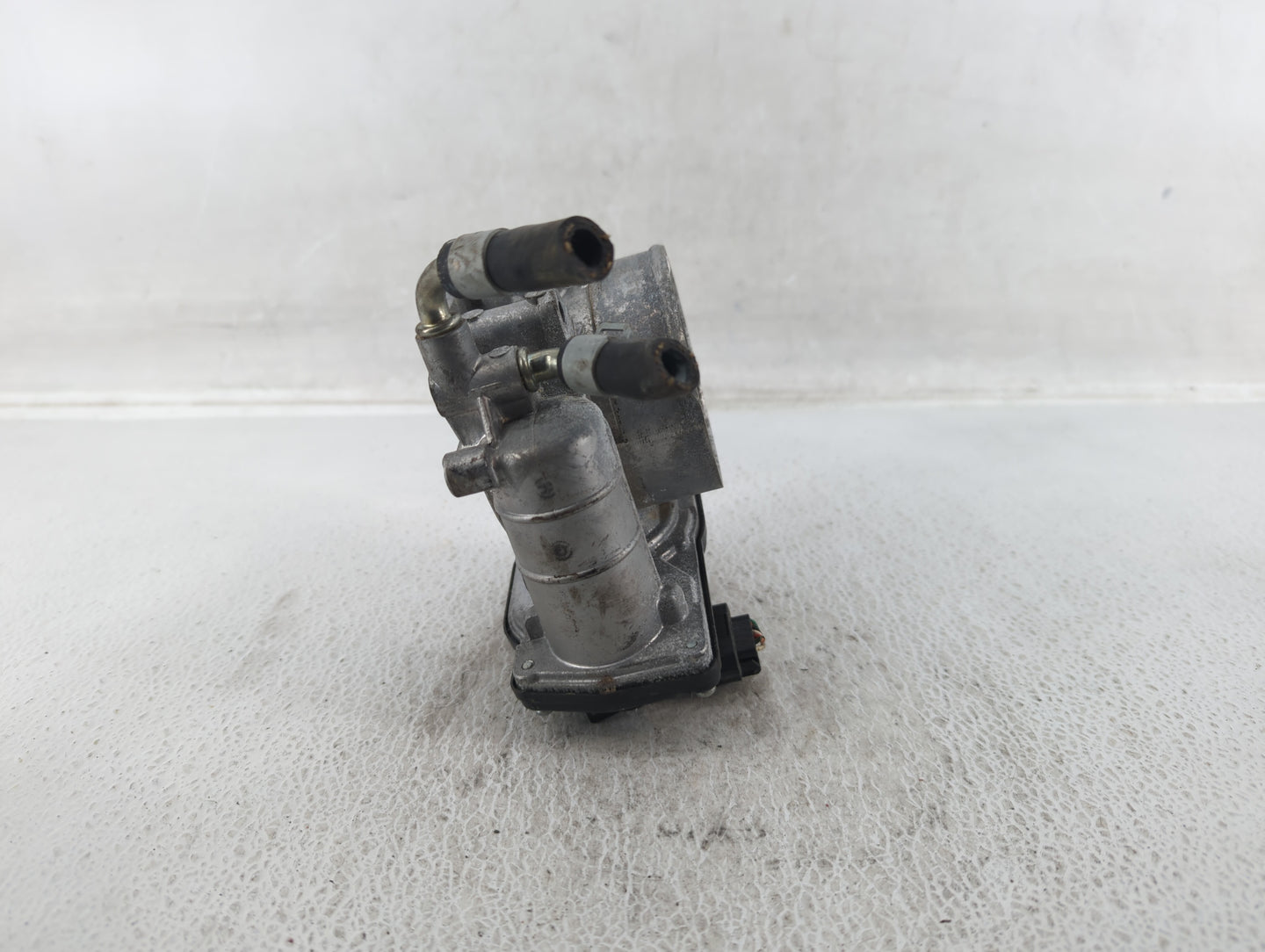2013-2014 Nissan Pathfinder Throttle Body P/N:RME70-11 Fits Fits 2007 2008 2009 2010 2011 2012 2013 2014 OEM Used Auto Parts