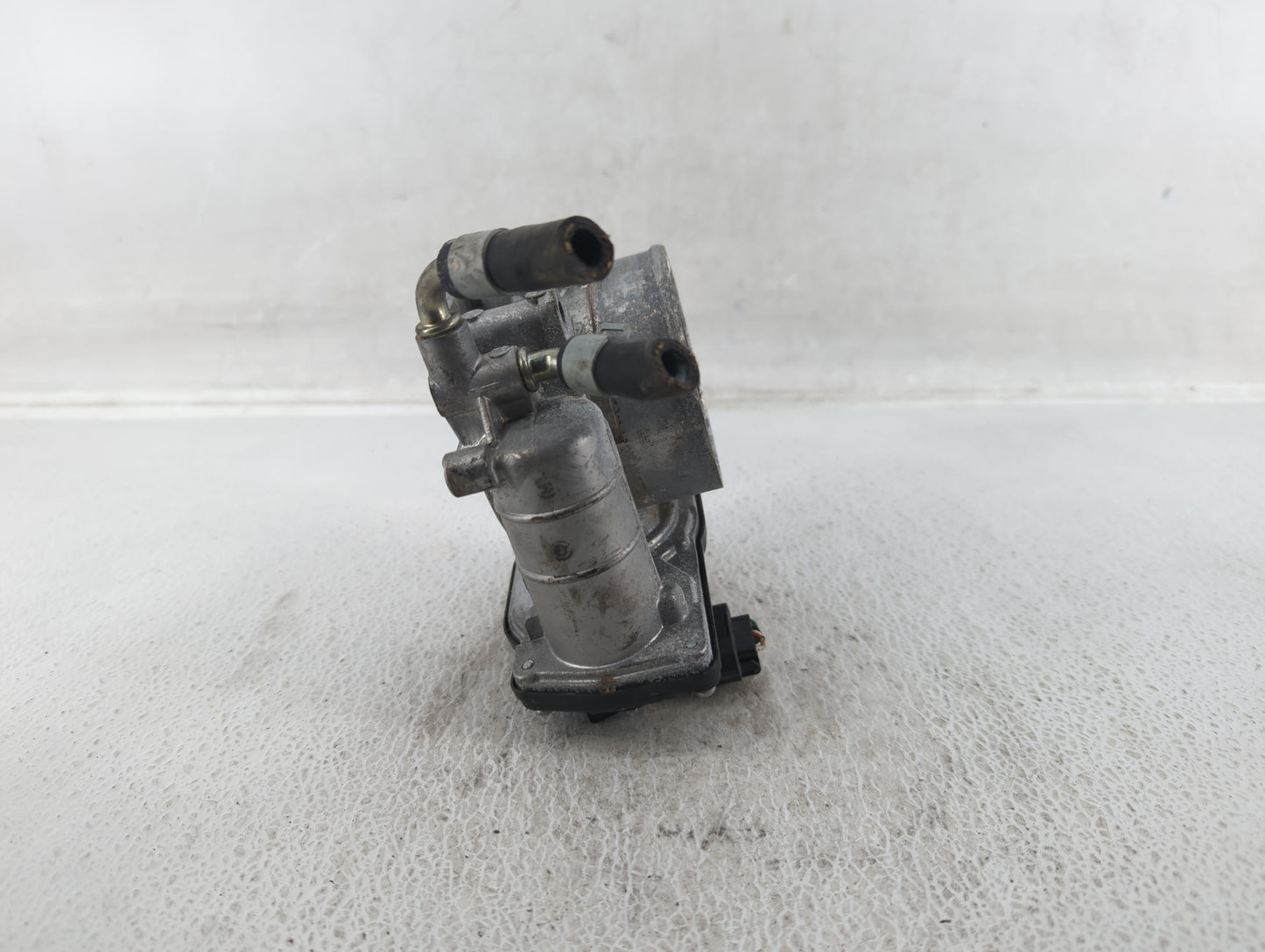 2013-2014 Nissan Pathfinder Throttle Body P/N:RME70-11 Fits Fits 2007 2008 2009 2010 2011 2012 2013 2014 OEM Used Auto Parts