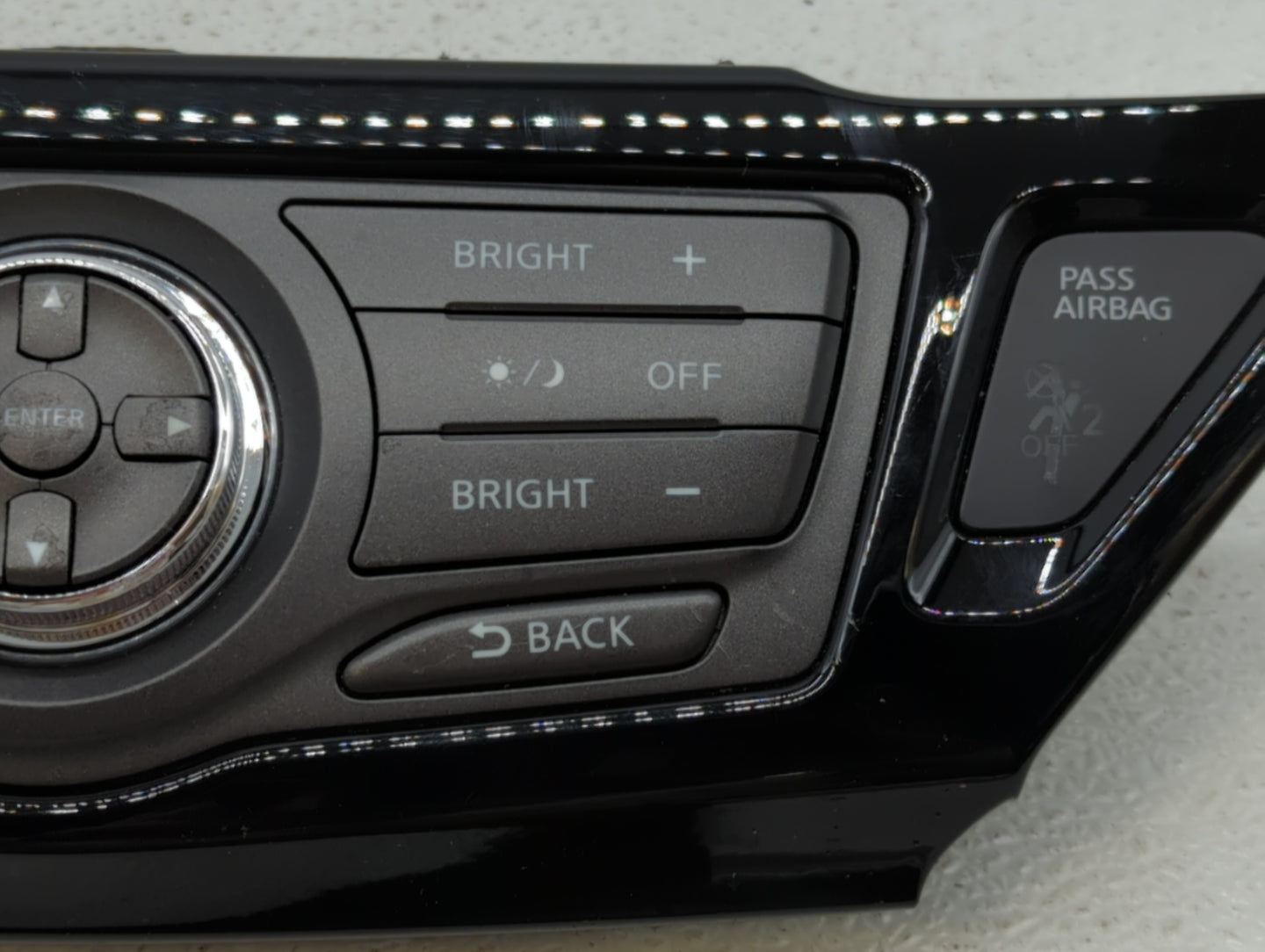 2013-2014 Nissan Pathfinder Radio Control Panel - Oemusedautoparts1.com