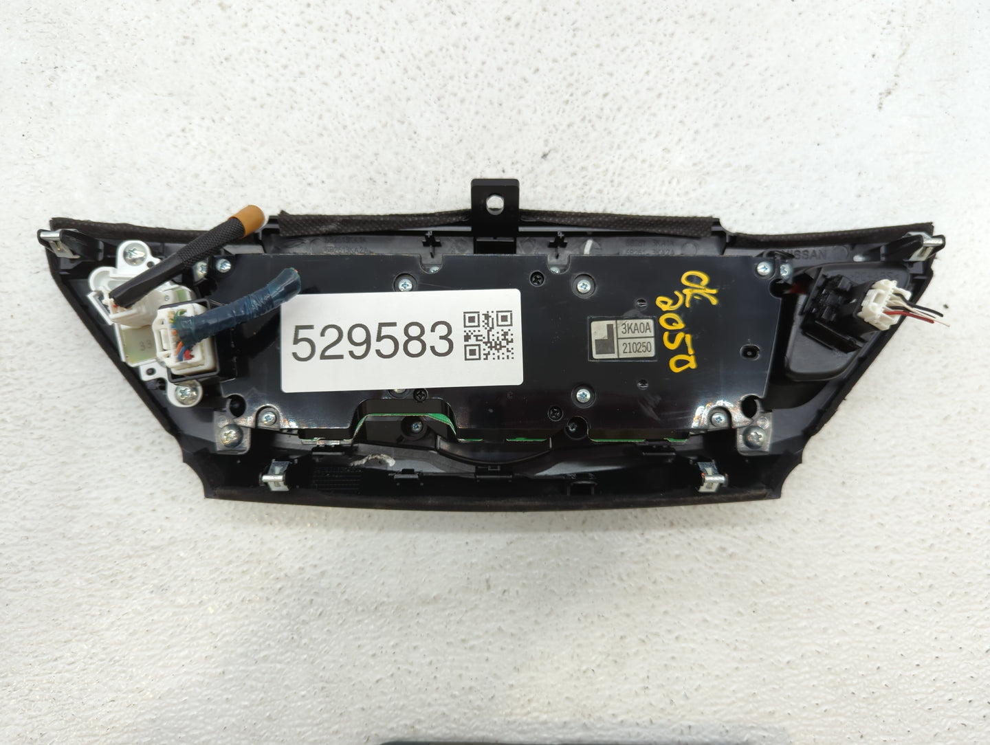 2013-2014 Nissan Pathfinder Radio Control Panel - Oemusedautoparts1.com