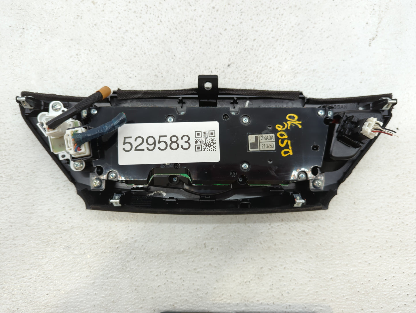 2013-2014 Nissan Pathfinder Radio Control Panel - Oemusedautoparts1.com
