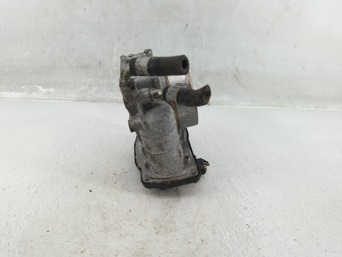 2013-2014 Nissan Pathfinder Throttle Body P/N:RME70-11 Fits Fits 2007 2008 2009 2010 2011 2012 2013 2014 OEM Used Auto Parts