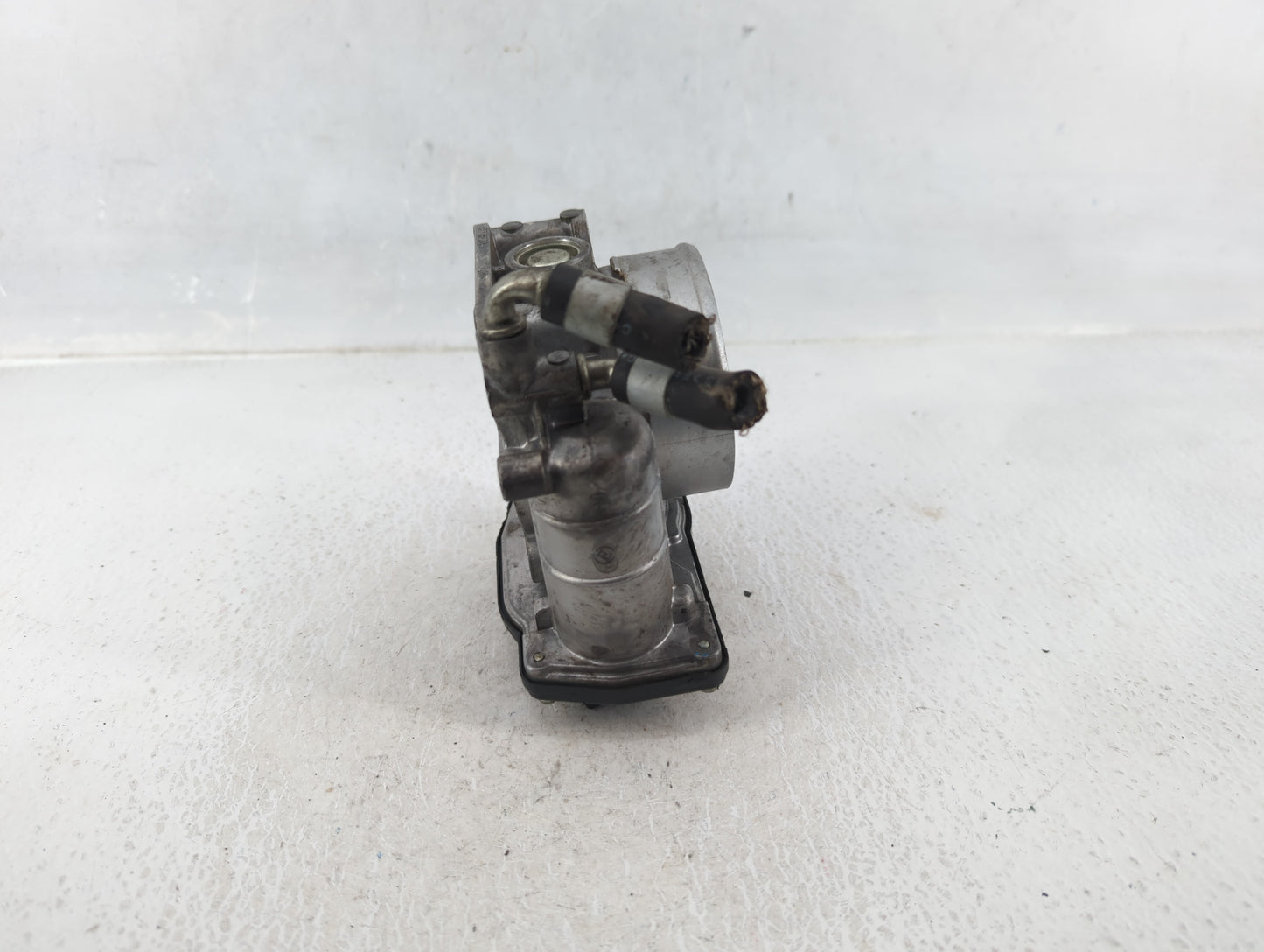 2013-2014 Nissan Pathfinder Throttle Body P/N:RME70-3205S Fits Fits 2007 2008 2009 2010 2011 2012 2013 2014 OEM Used Auto Pa