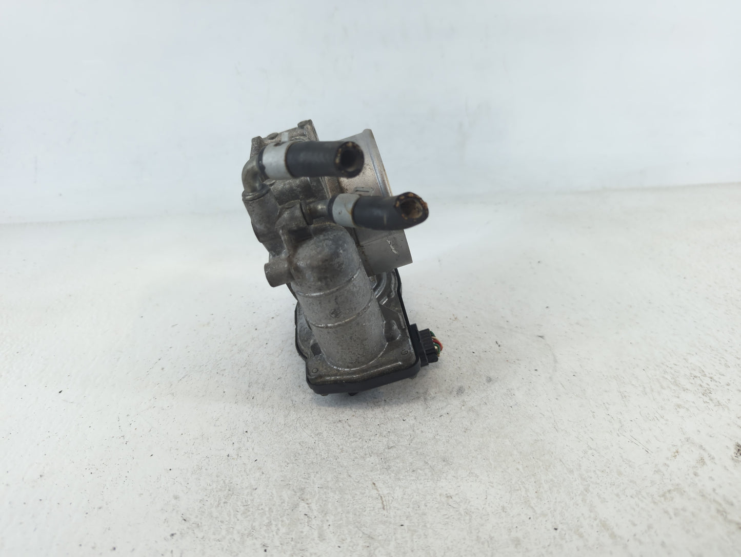 2013-2014 Nissan Pathfinder Throttle Body P/N:2Y22S RME70-11 Fits Fits 2007 2008 2009 2010 2011 2012 2013 2014 OEM Used Auto