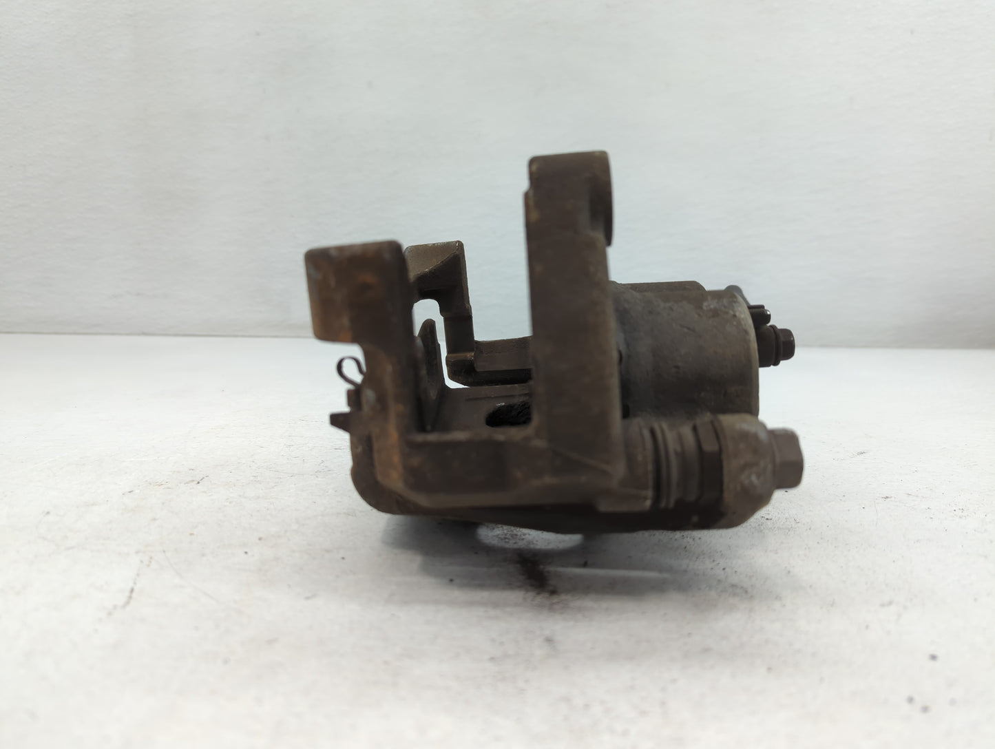 2013-2020 Nissan Pathfinder Front Driver Left Brake Caliper - Oemusedautoparts1.com