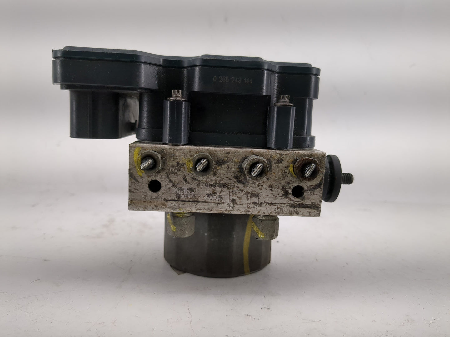 2013 Nissan Qashqai ABS Pump Control Module Replacement P/N:2265106455 Fits OEM Used Auto Parts - Oemusedautoparts1.com