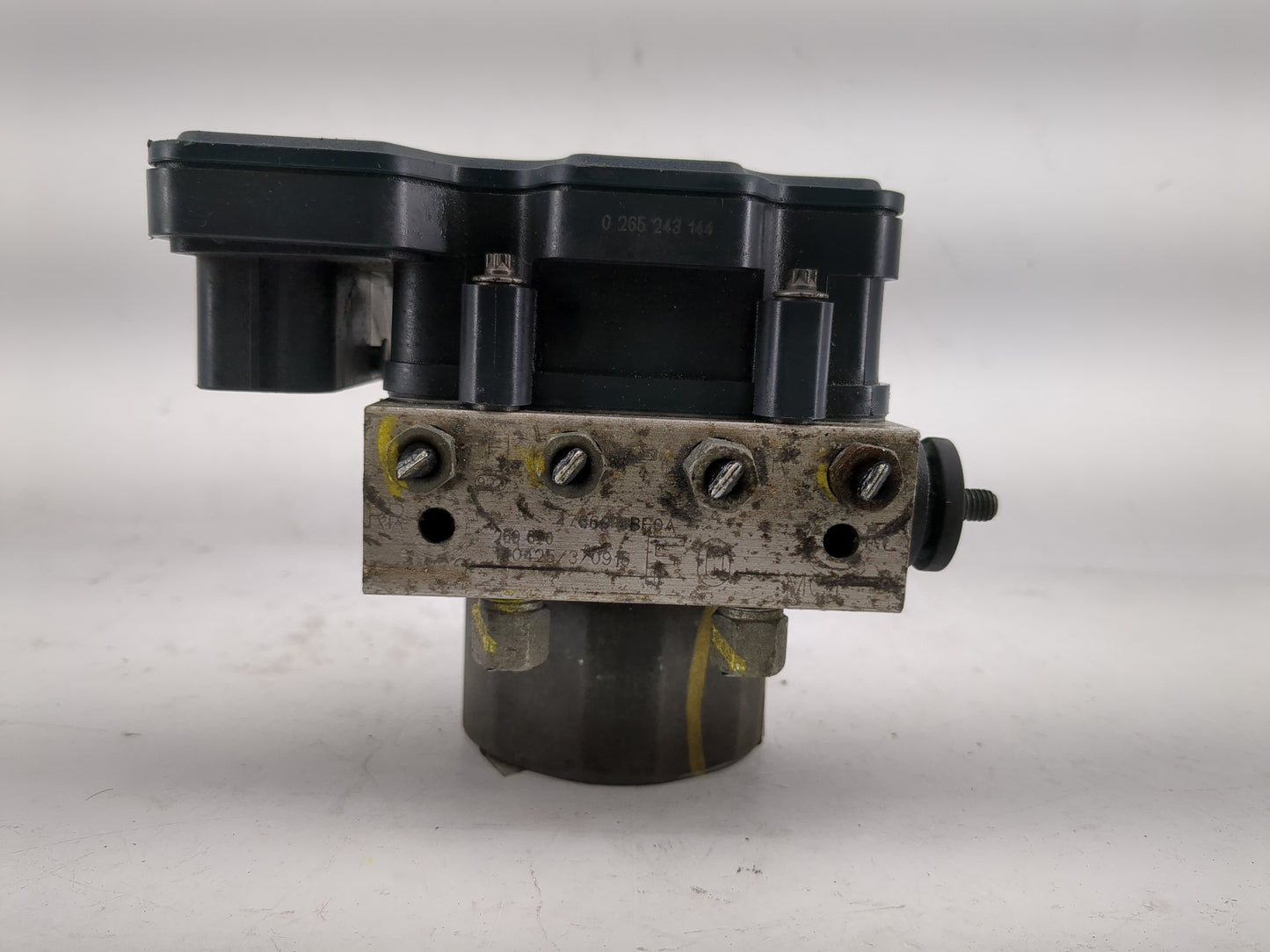 2013 Nissan Qashqai ABS Pump Control Module Replacement P/N:2265106455 Fits OEM Used Auto Parts - Oemusedautoparts1.com