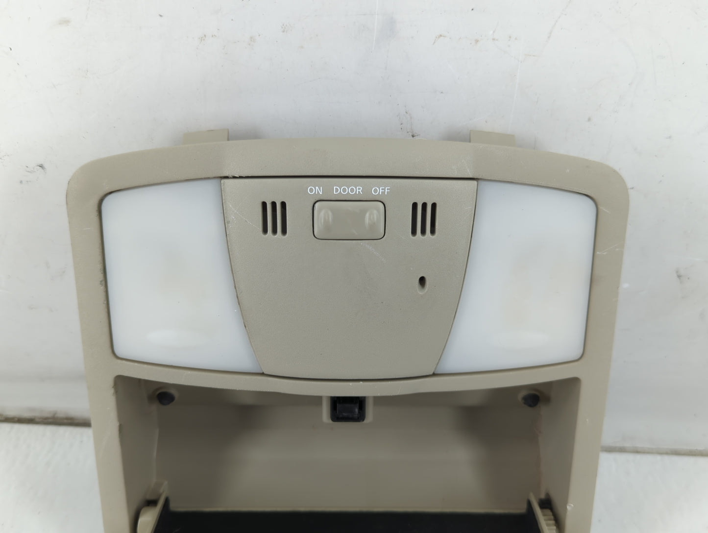 2013-2015 Nissan Rogue Overhead Roof Console 1047748 - Oemusedautoparts1.com