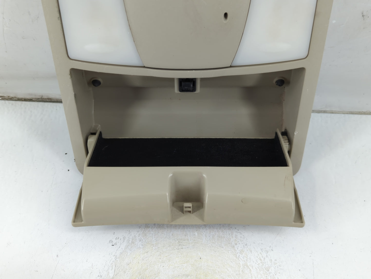 2013-2015 Nissan Rogue Overhead Roof Console 1047748 - Oemusedautoparts1.com