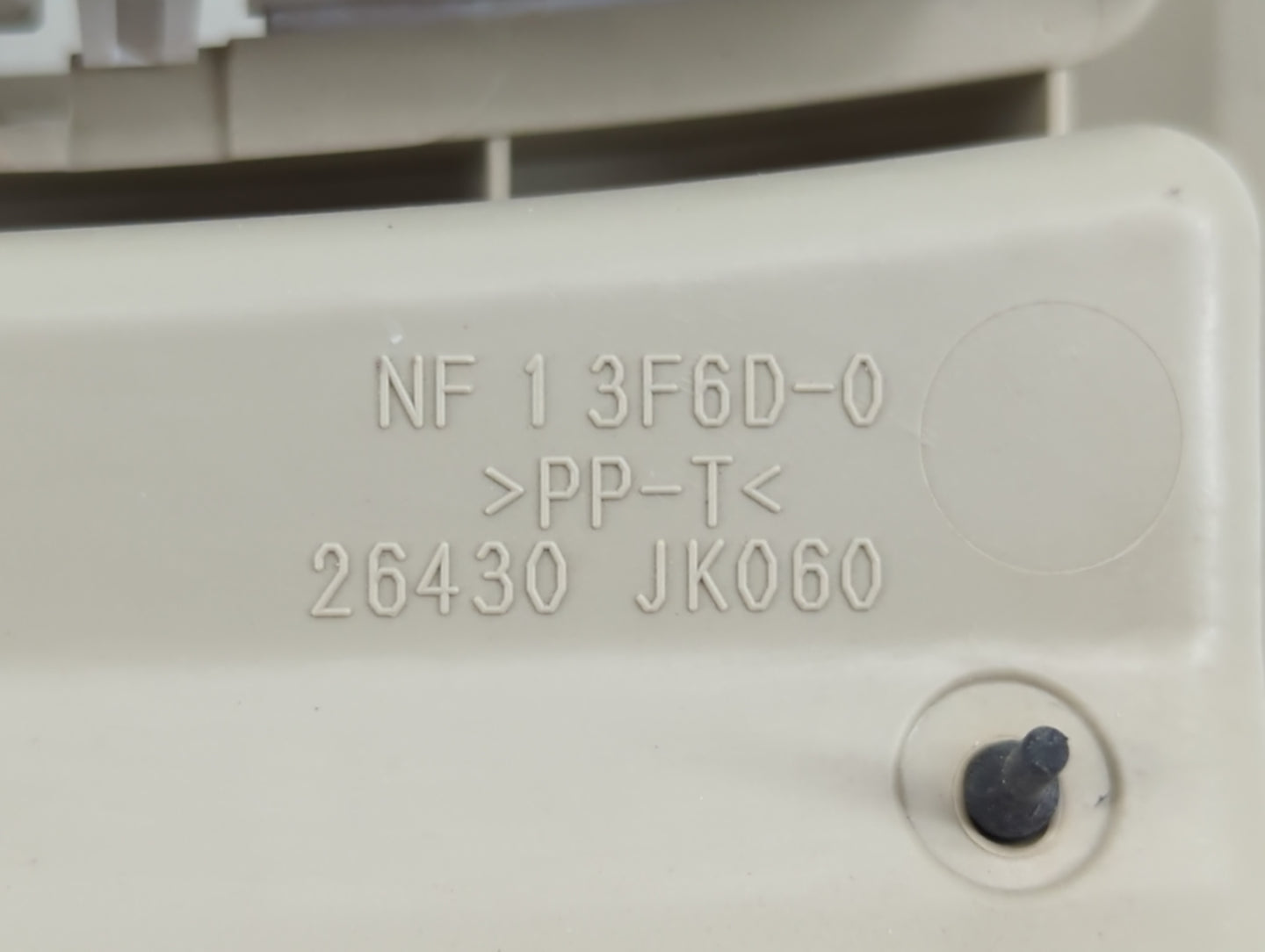 2013-2015 Nissan Rogue Overhead Roof Console 1047748 - Oemusedautoparts1.com