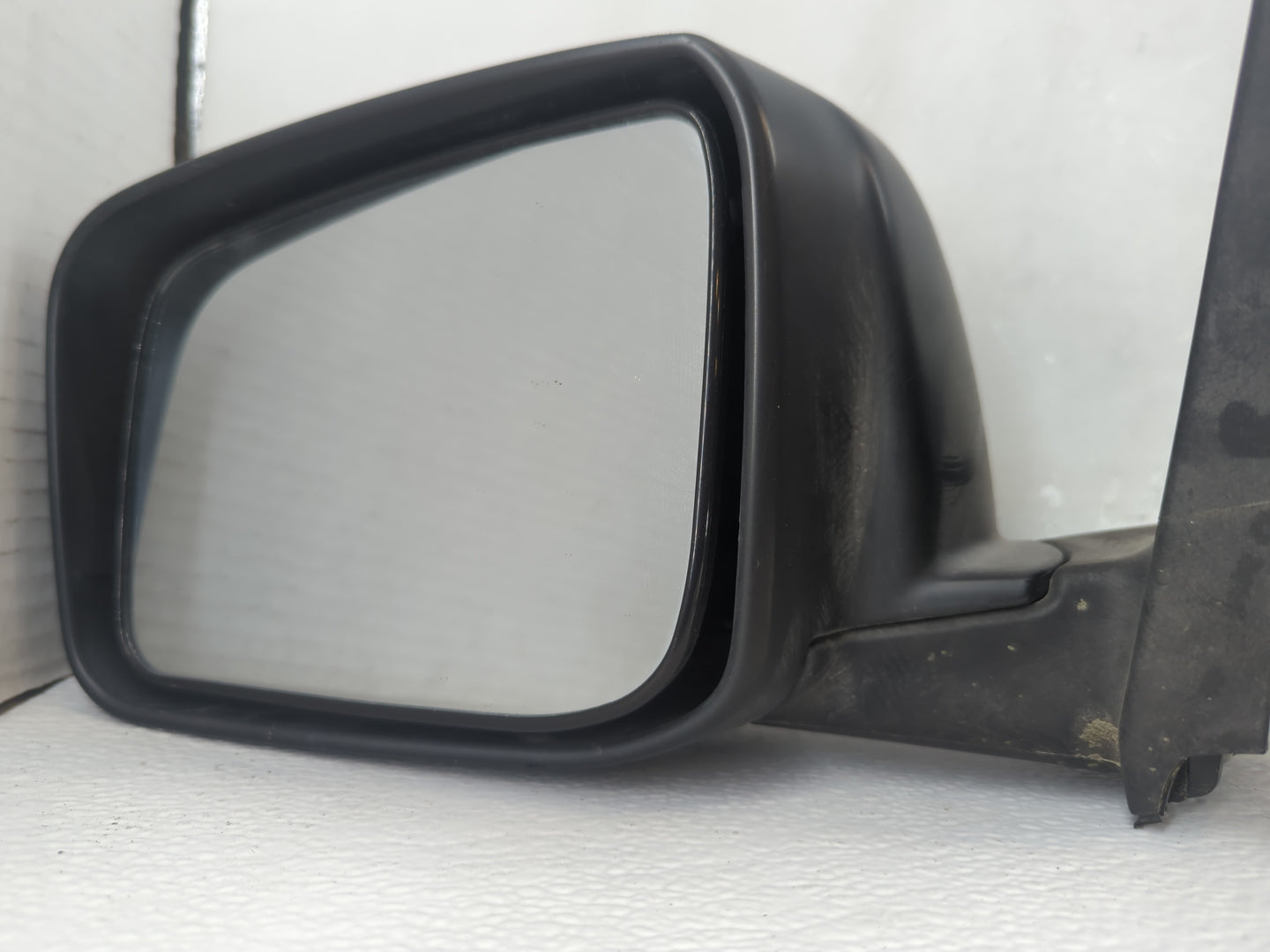 2008-2015 Nissan Rogue Driver Side View Mirror - Left Door Mirror OEM Used - Oemusedautoparts1.com